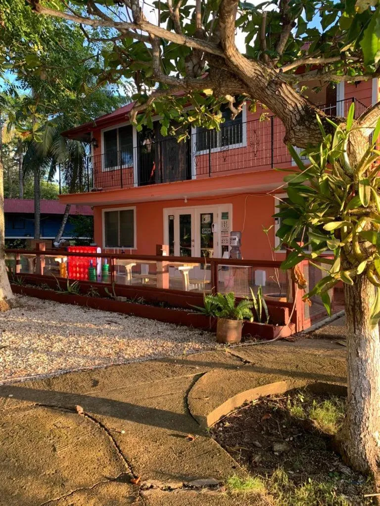 Area and facilities in River Bend Resort Bze