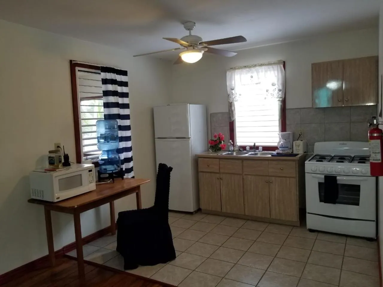 Kitchen or kitchenette in River Bend Resort Bze