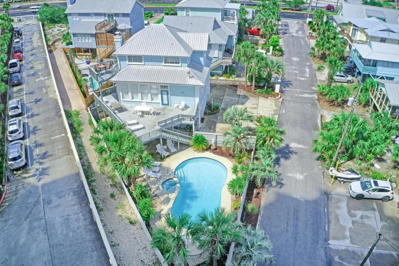 Property building in Casa Palmera