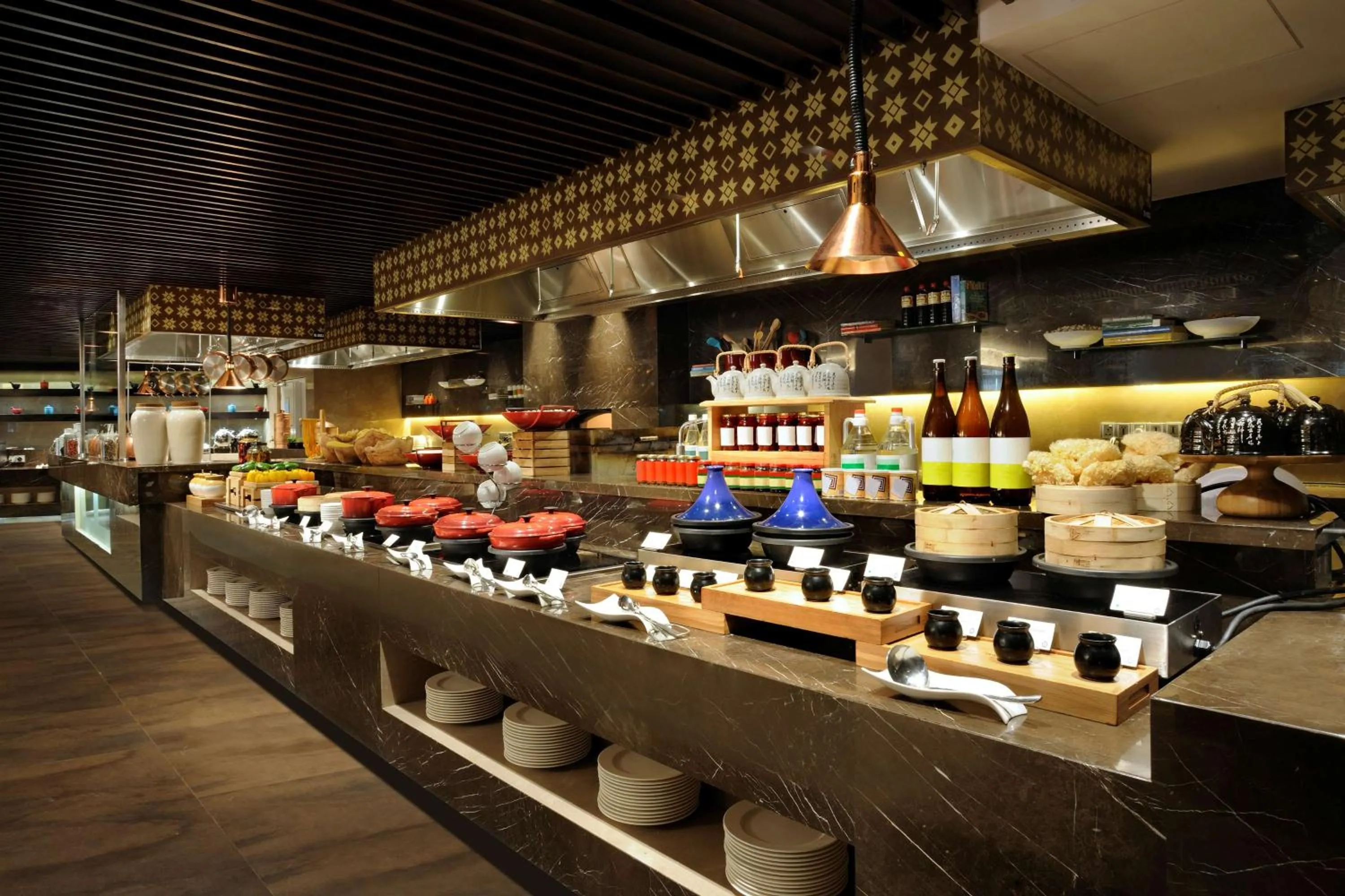 Restaurant/places to eat in Hilton Bangalore Embassy GolfLinks