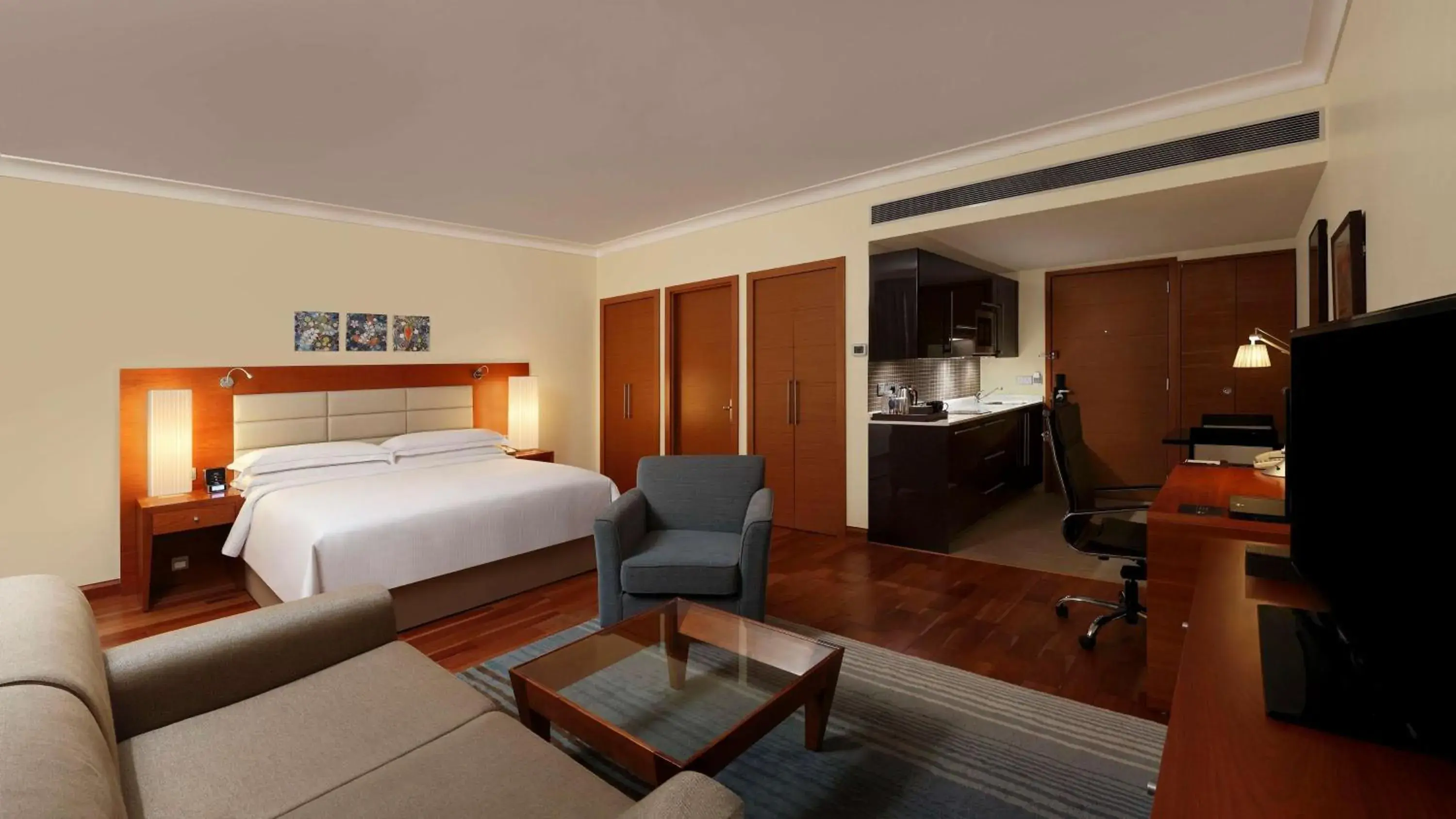 King Room in Hilton Bangalore Embassy GolfLinks King Room in Hilton Bangalore Embassy GolfLinks