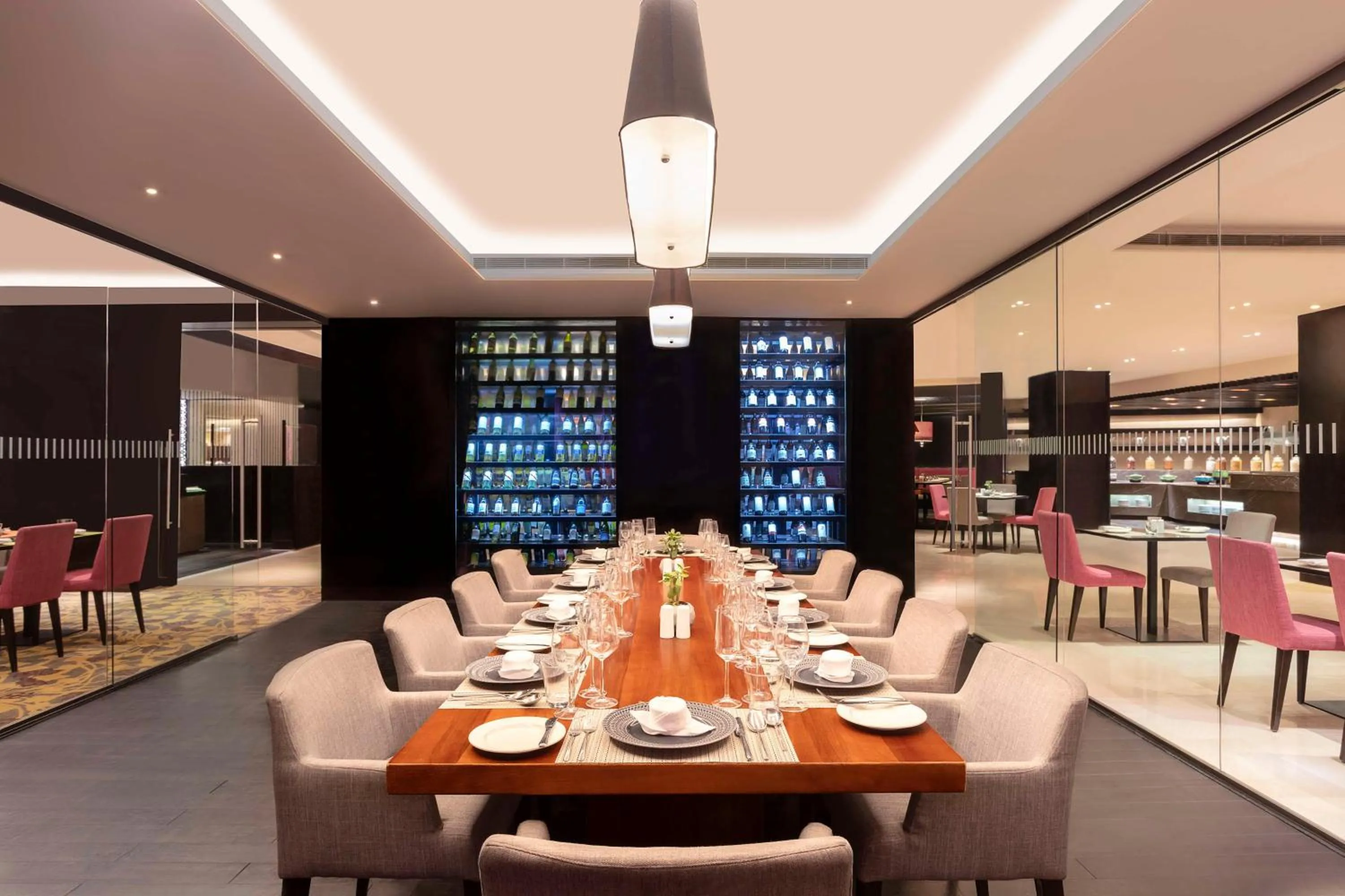 Restaurant/places to eat in Hilton Bangalore Embassy GolfLinks