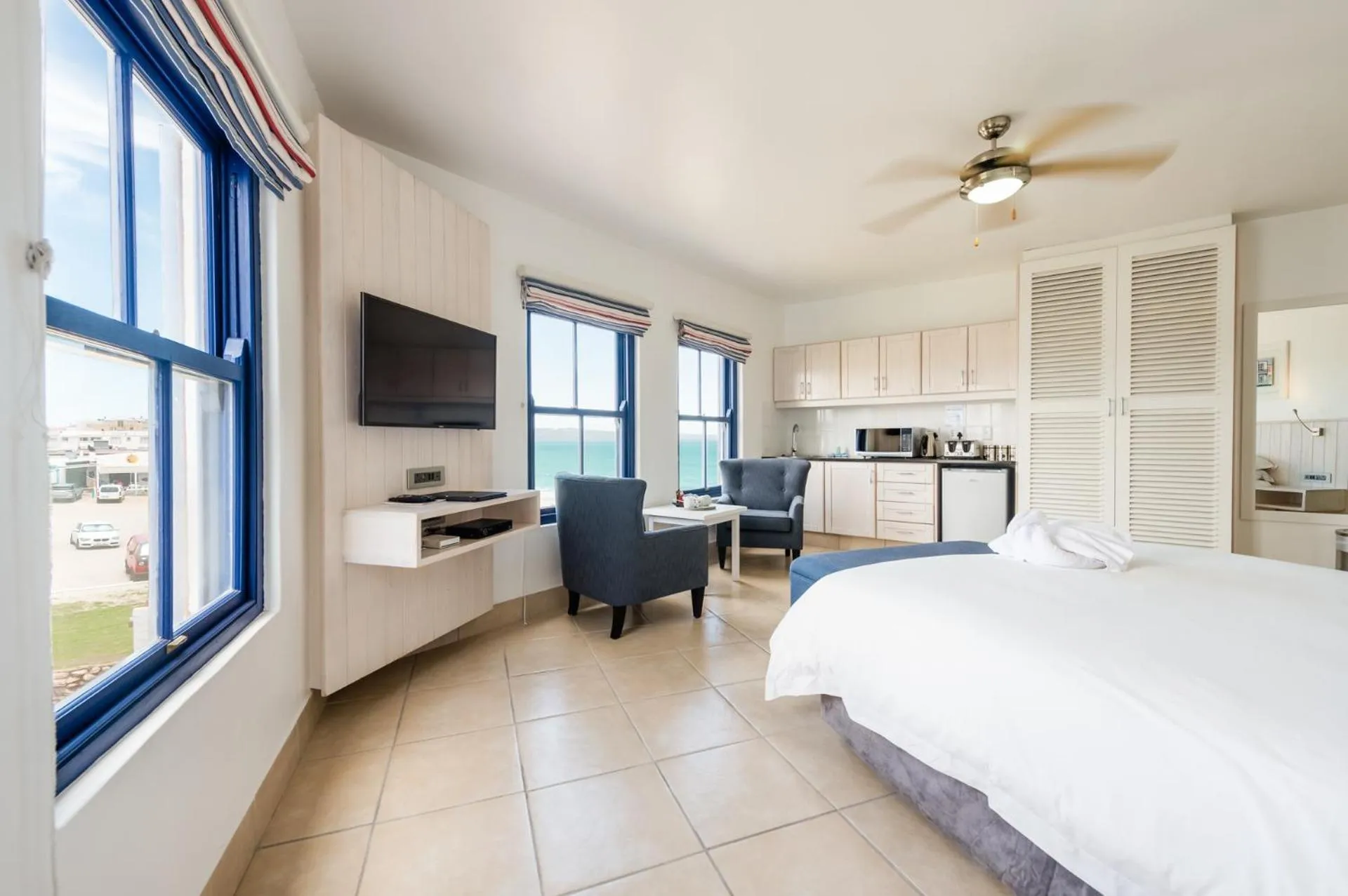 Bed in Club Mykonos Langebaan