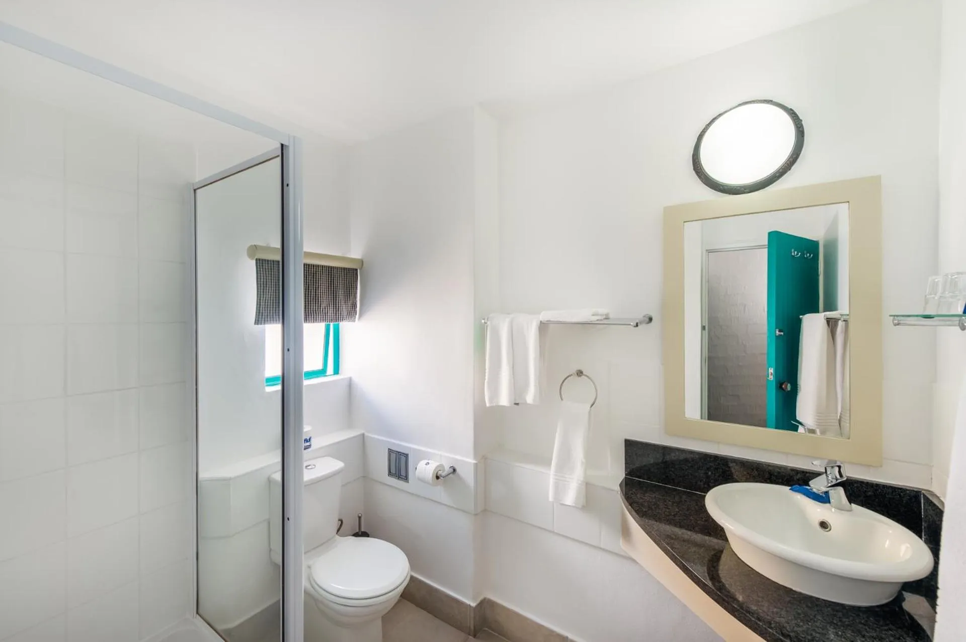 Shower in Club Mykonos Langebaan