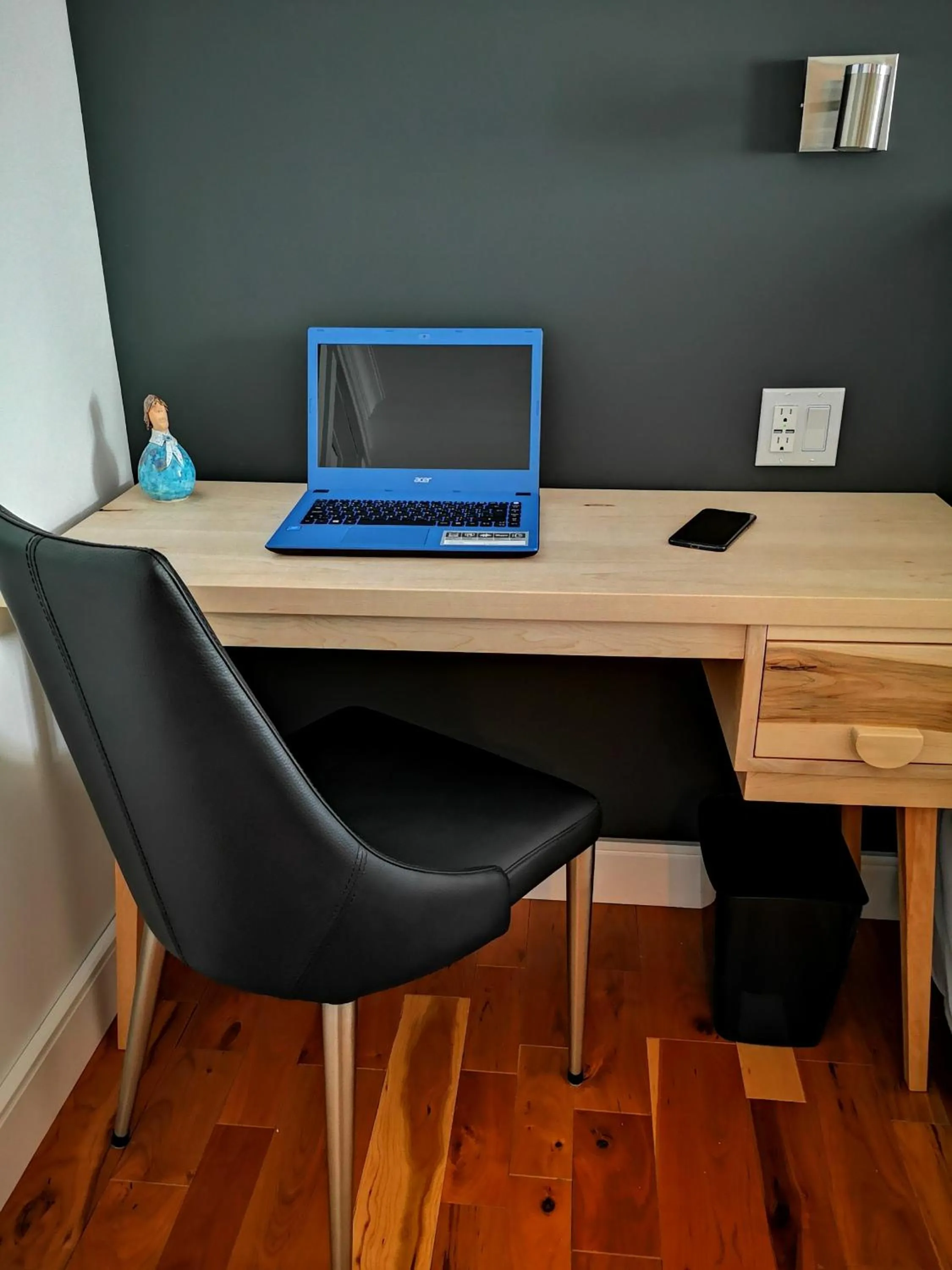 Seating area in Au Cachalot Caché le gîte hôtel