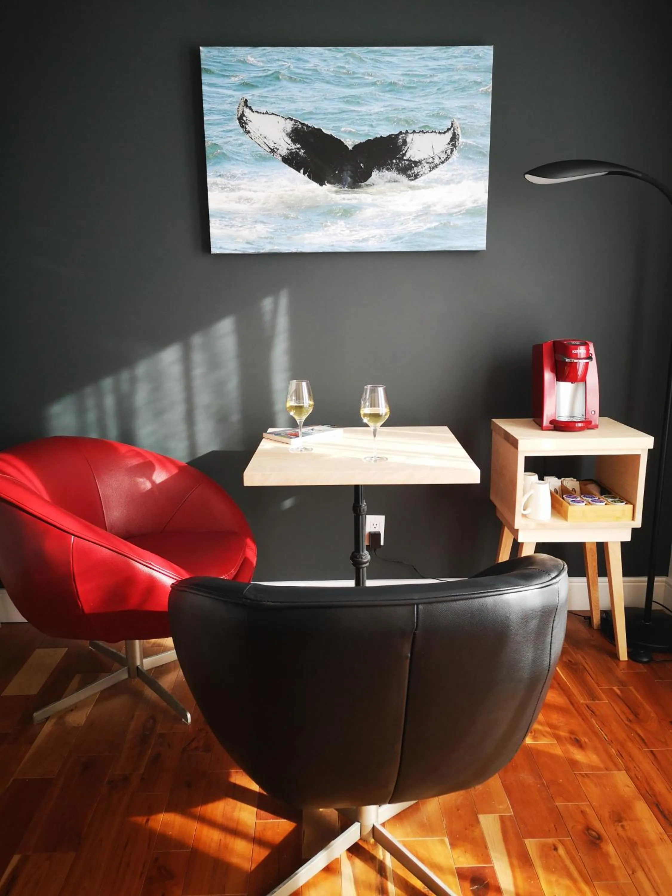 Seating area in Au Cachalot Caché le gîte hôtel