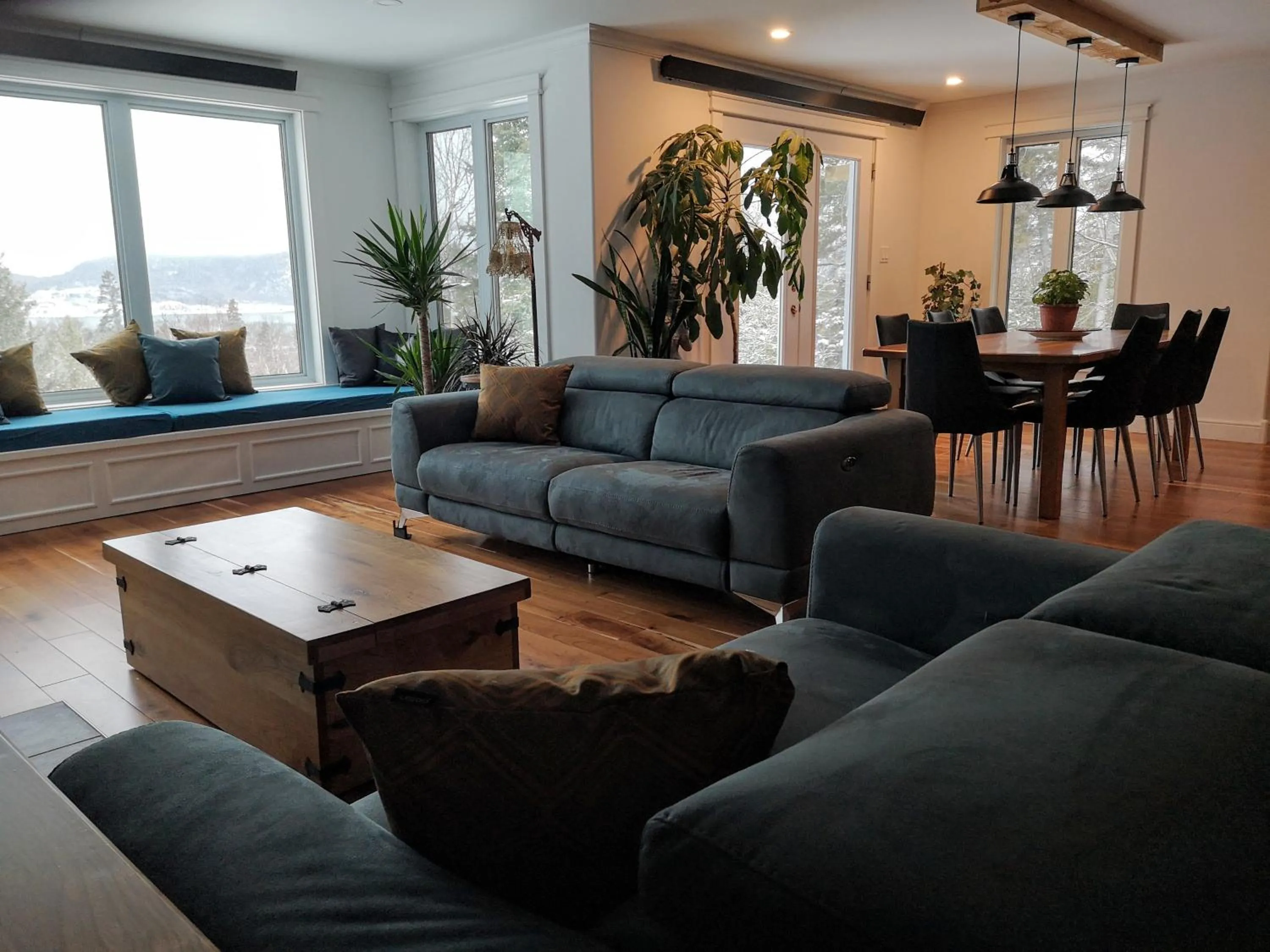 Communal lounge/ TV room in Au Cachalot Caché le gîte hôtel