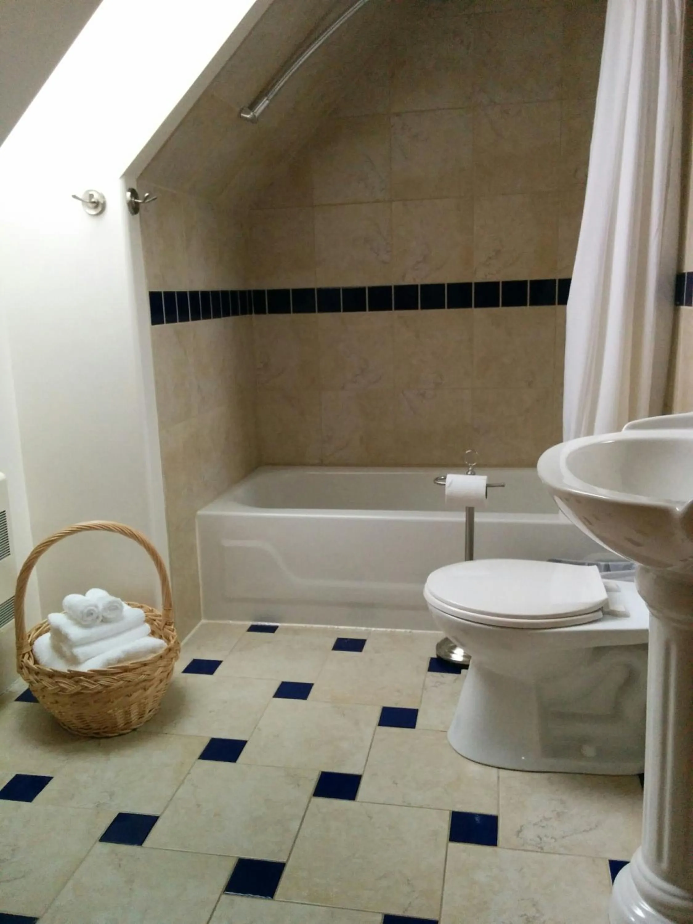 Shower in Au Cachalot Caché le gîte hôtel