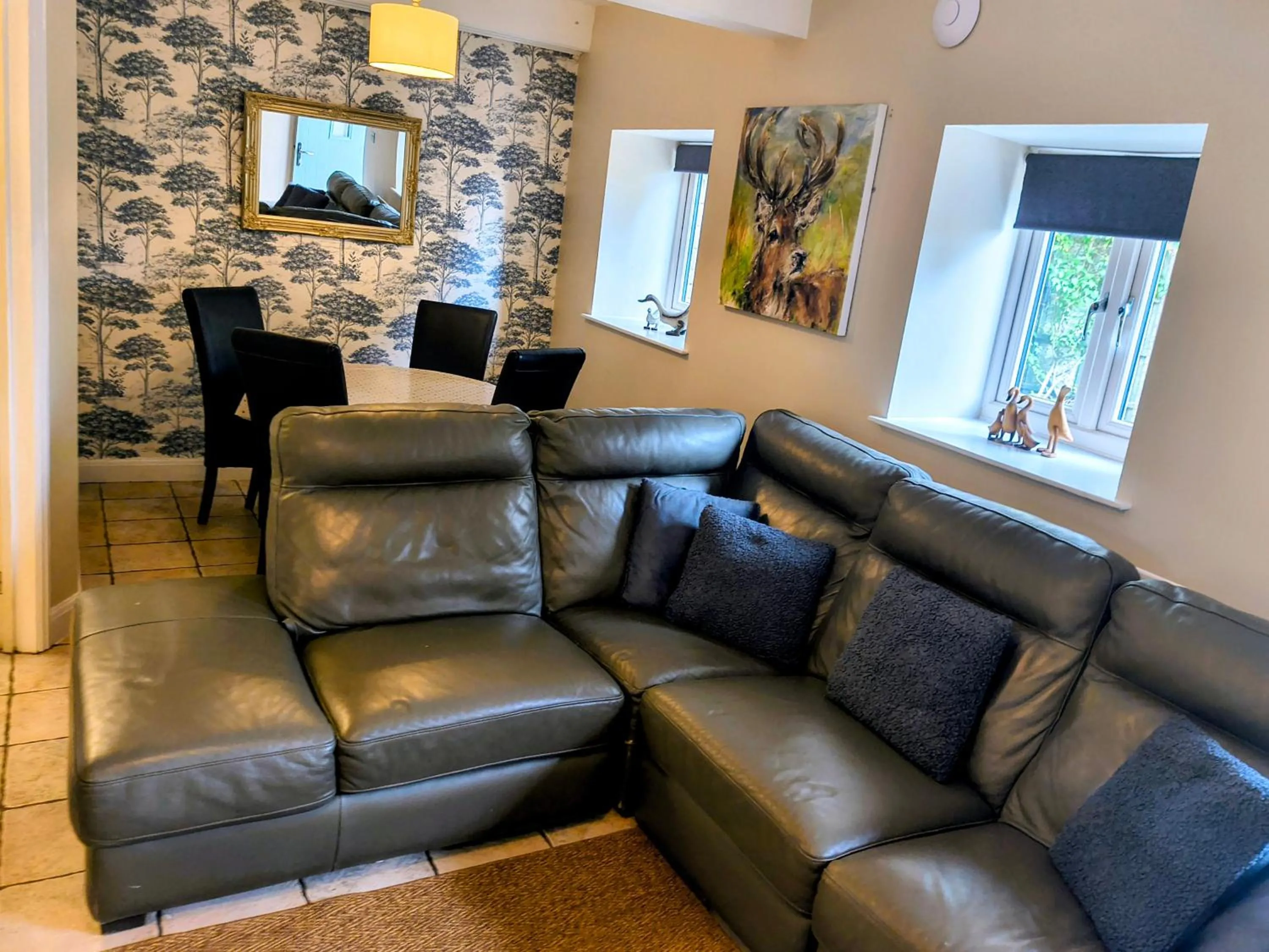 Living room in Little John Hotel