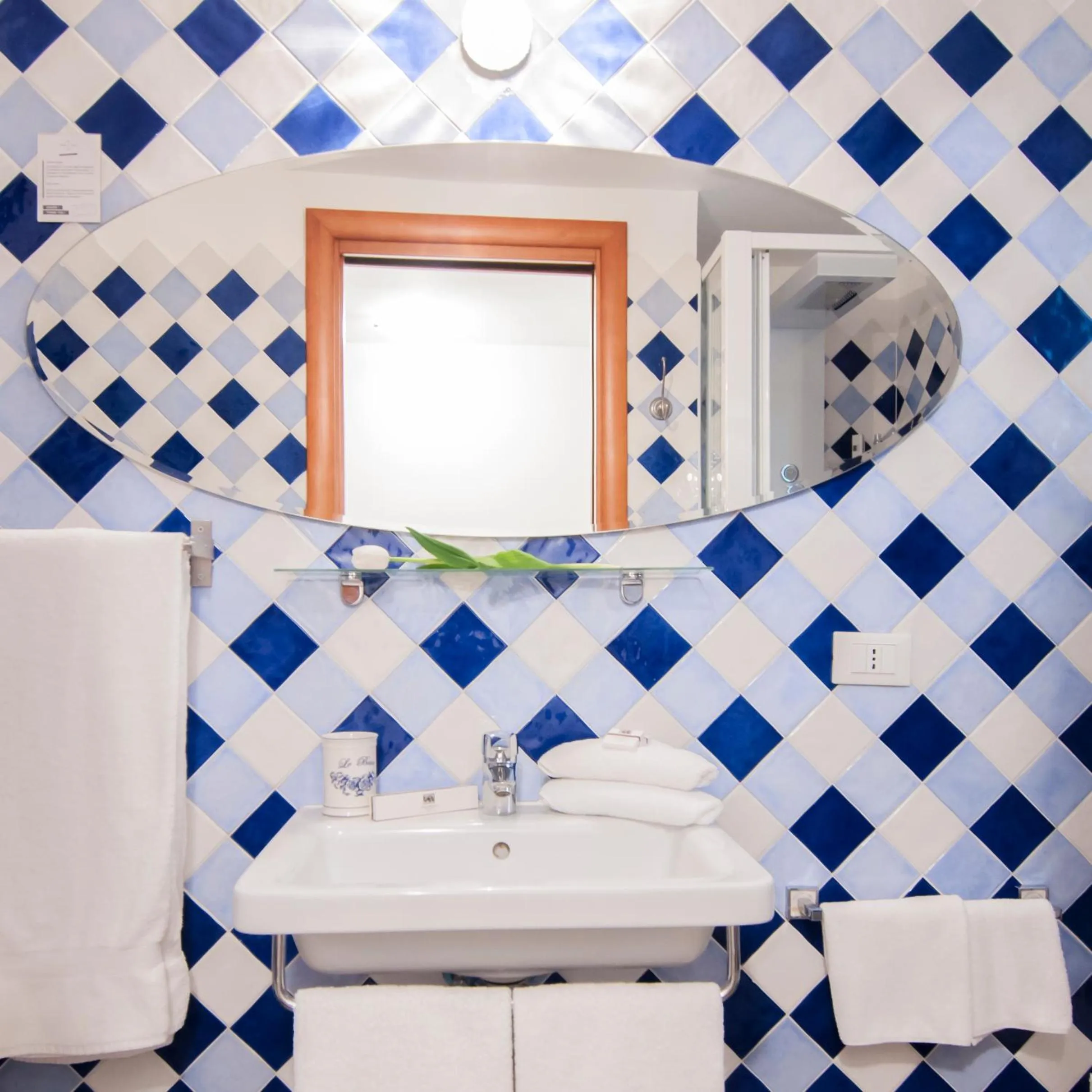 Toilet in Ripetta Rooms