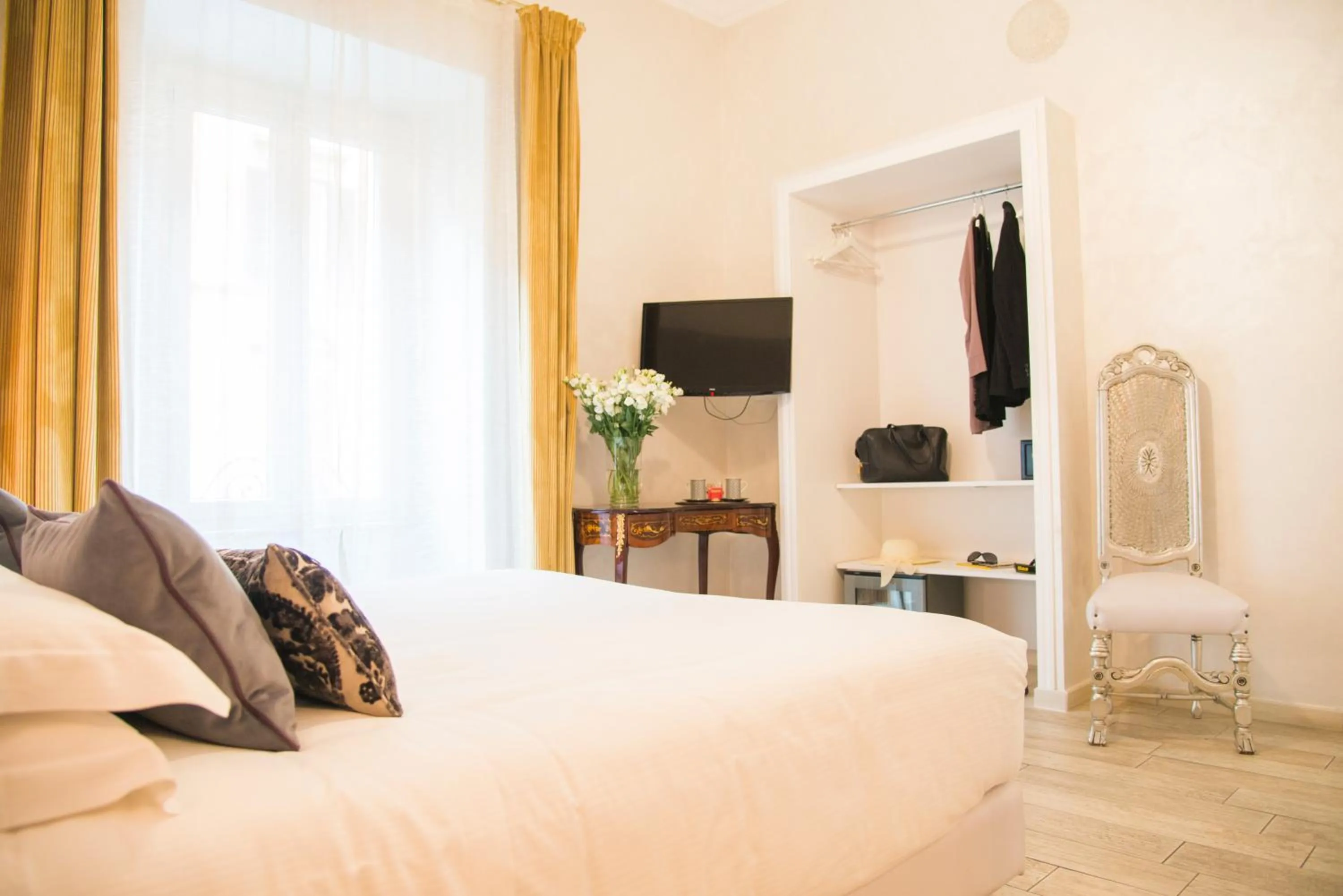 Bed in Ripetta Rooms