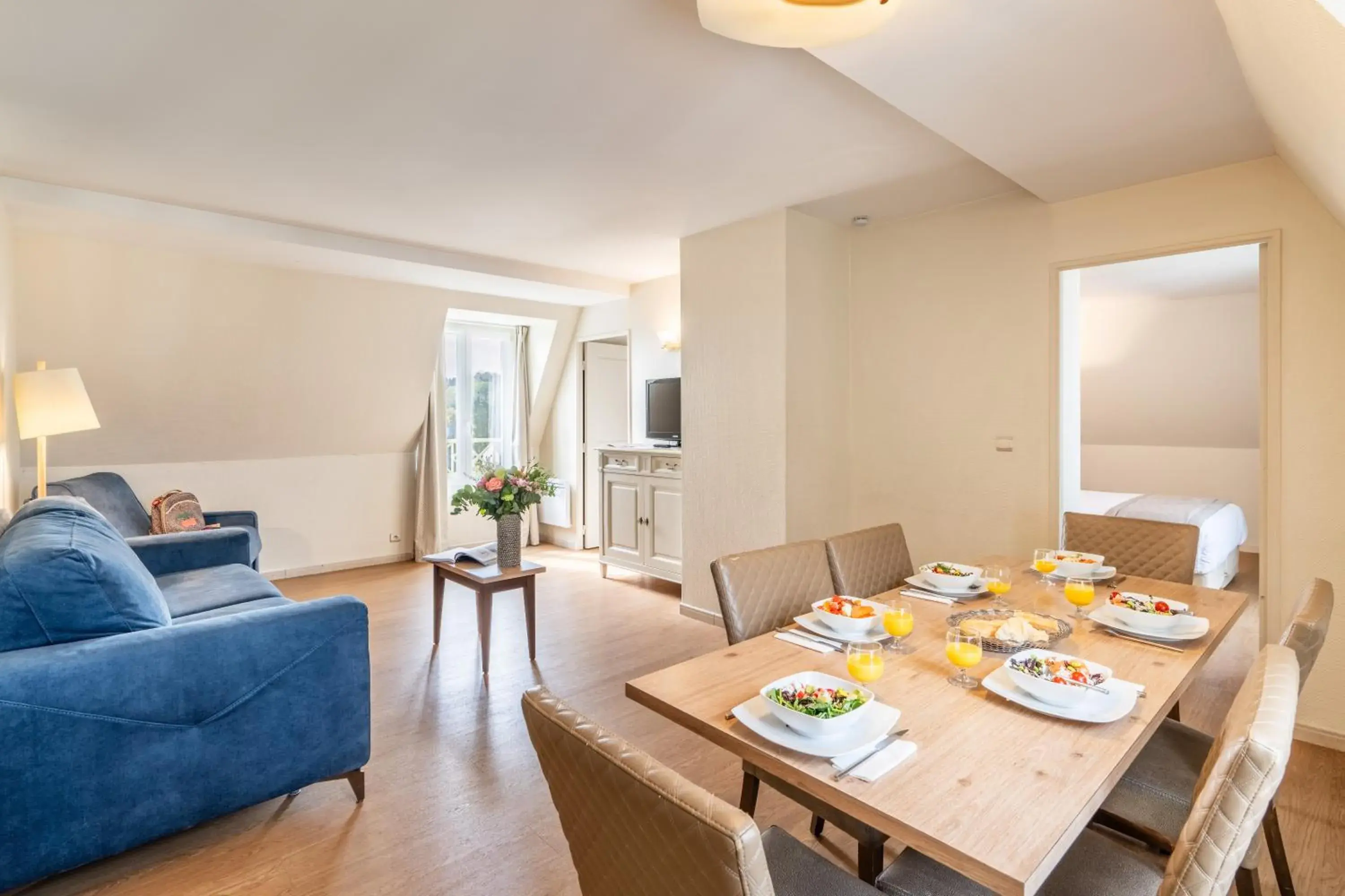 Two-Bedroom Apartment (6 Adults) in La Closerie SPA & Résidence Hôtel Two-Bedroom Apartment (6 Adults) in La Closerie SPA & Résidence Hôtel