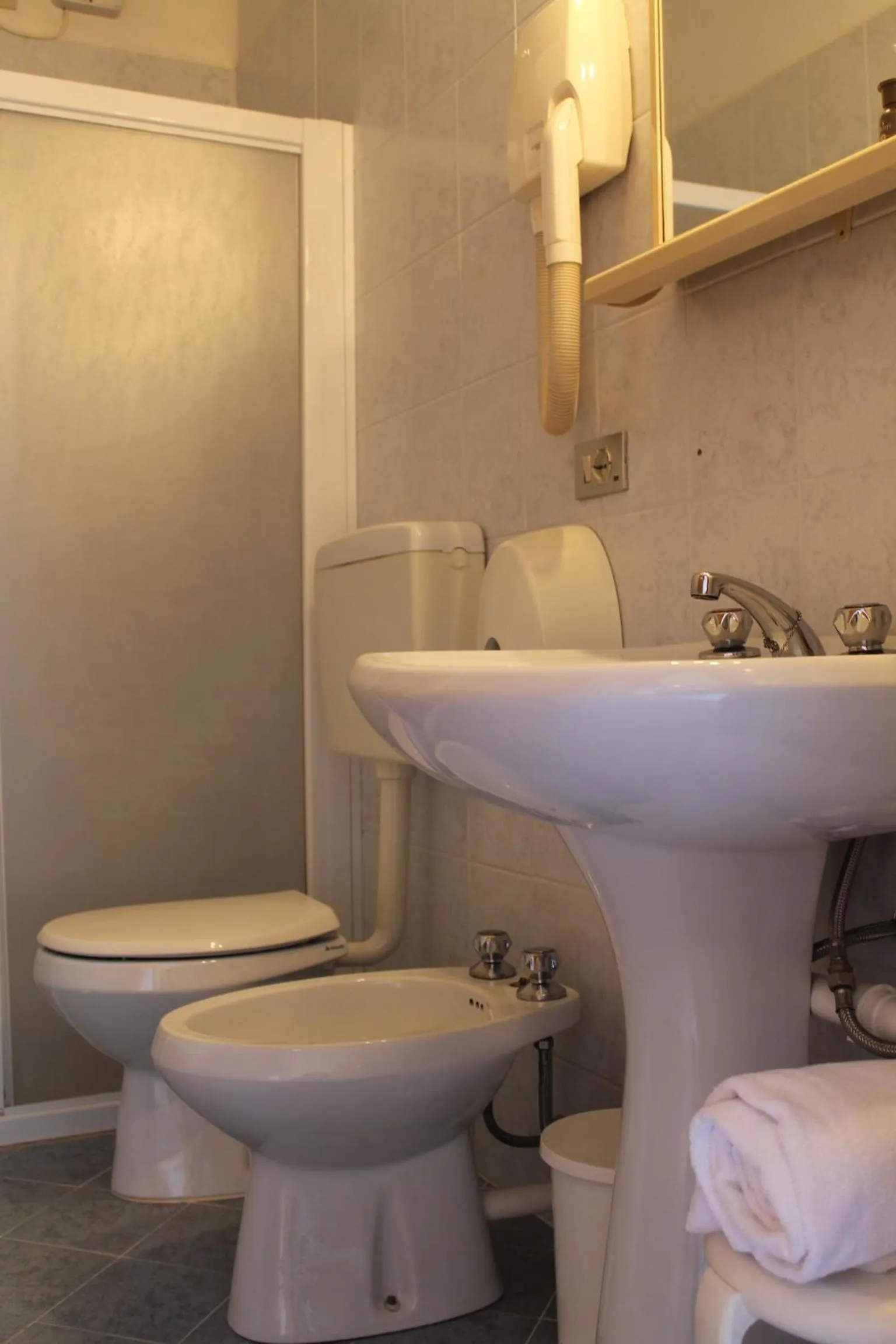 Standard Triple Room with Sea View in Hotel Vienna