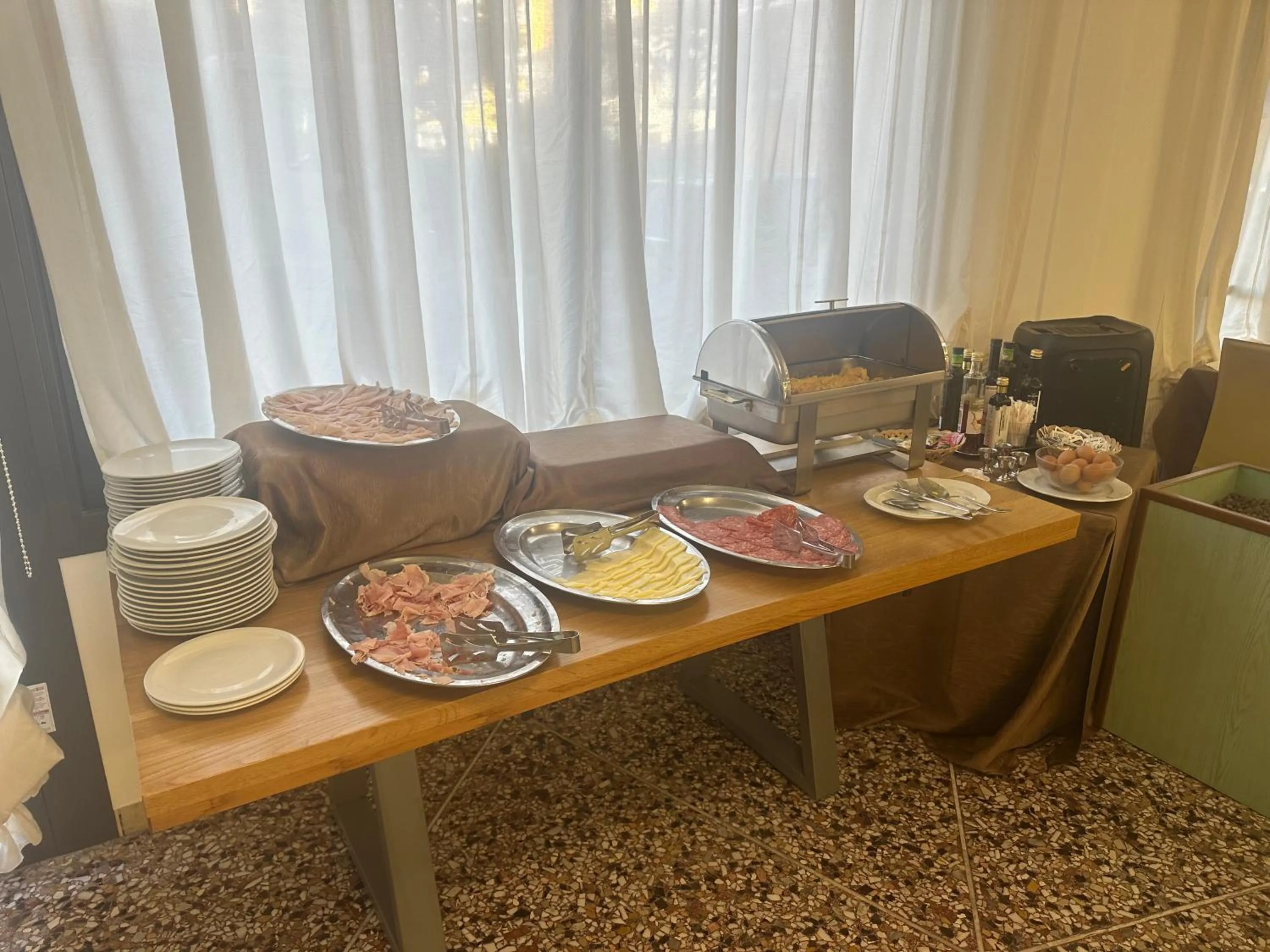 Buffet breakfast in Hotel Vienna