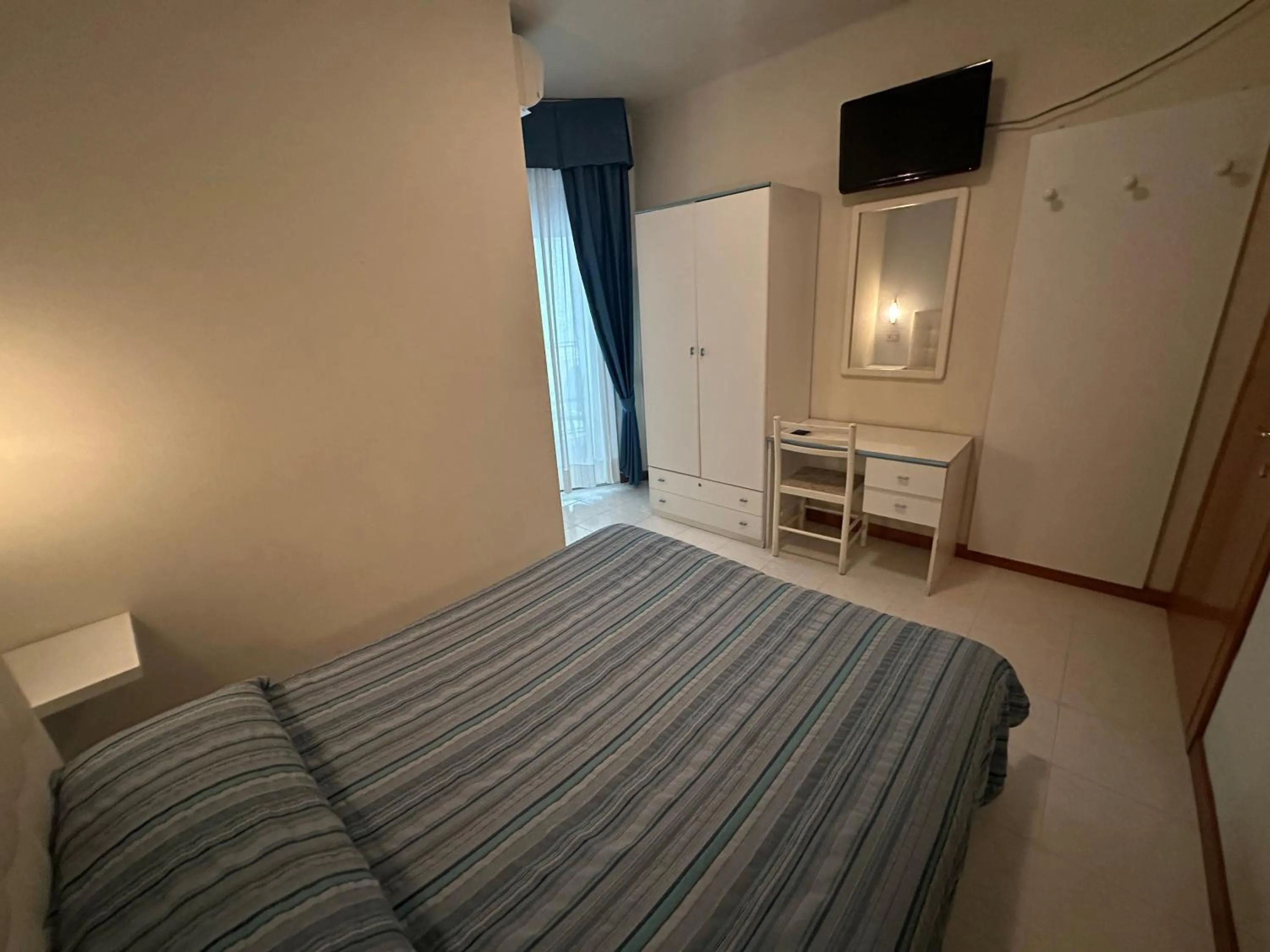 Bedroom in Hotel Vienna