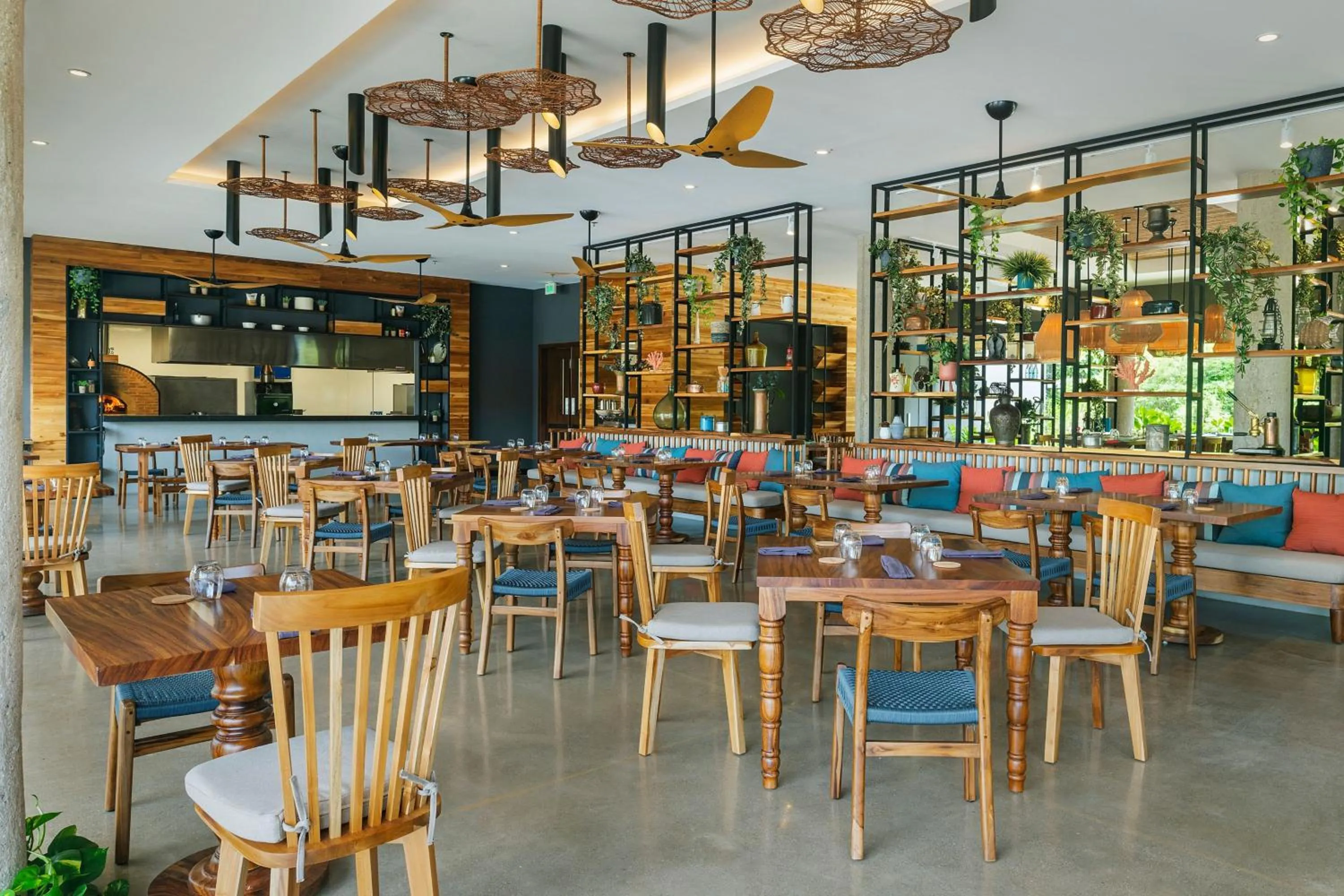 Restaurant/places to eat in El Mangroove Papagayo, Autograph Collection