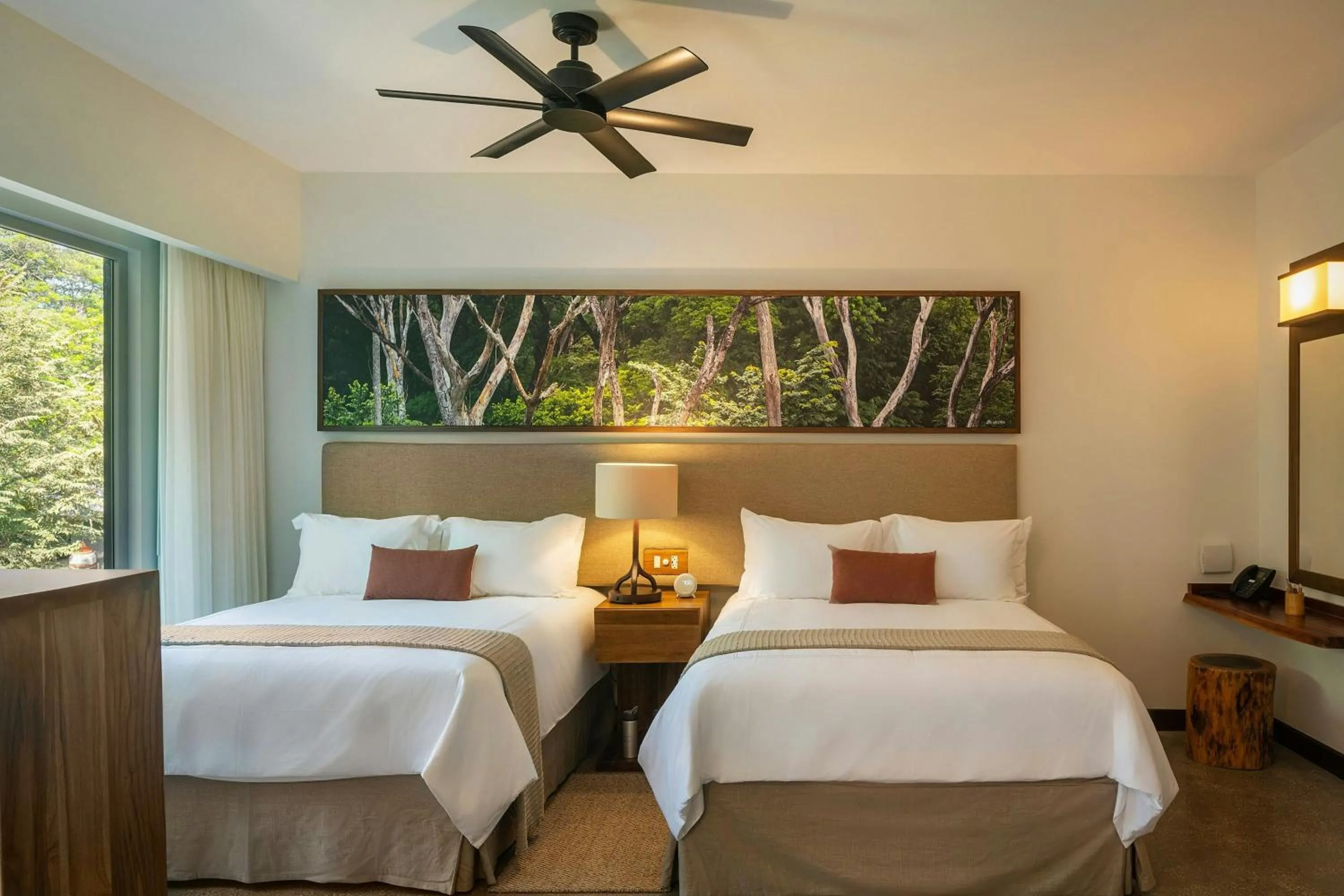 Photo of the whole room, Bed in El Mangroove Papagayo, Autograph Collection