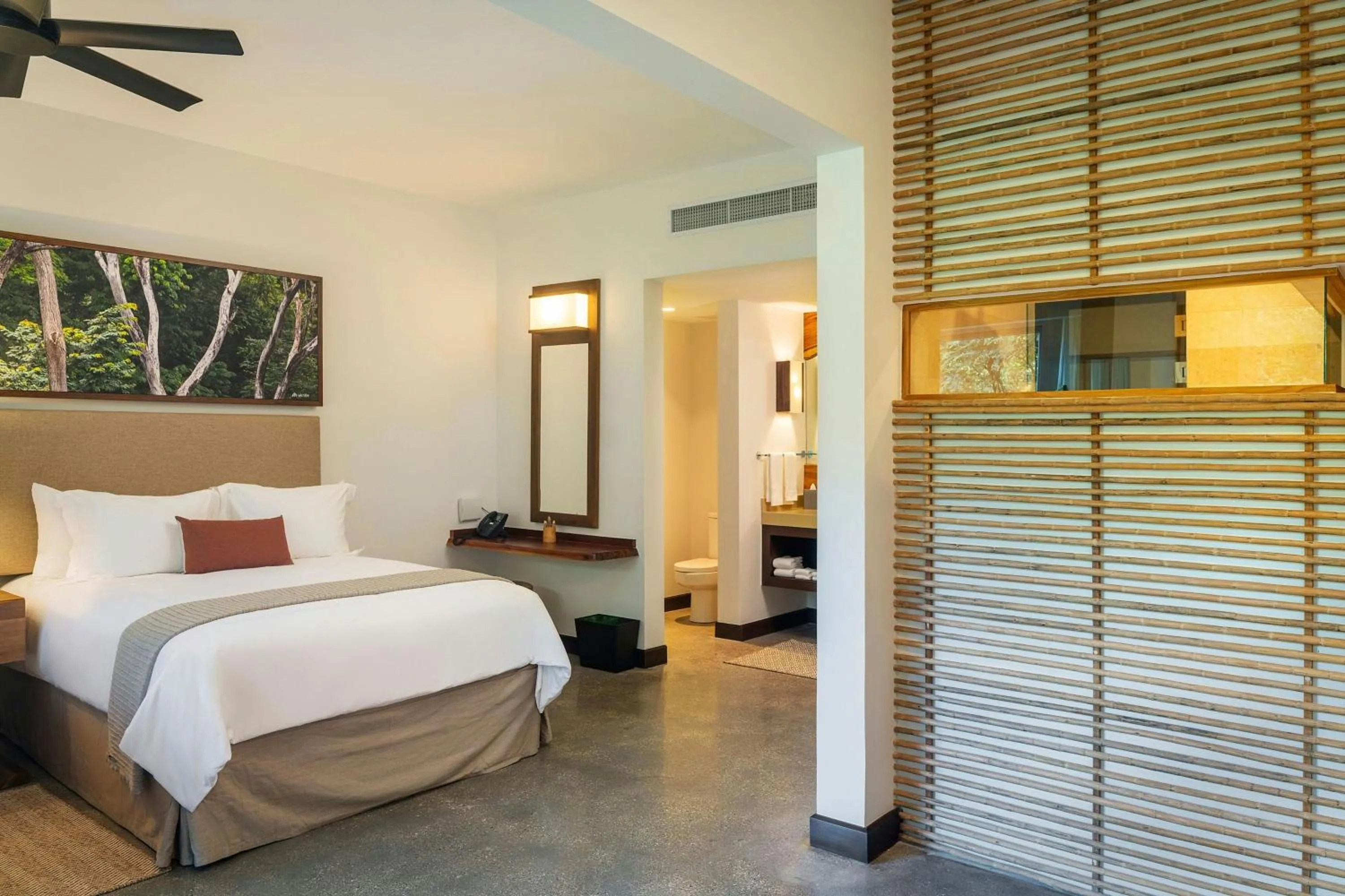 Photo of the whole room, Bed in El Mangroove Papagayo, Autograph Collection