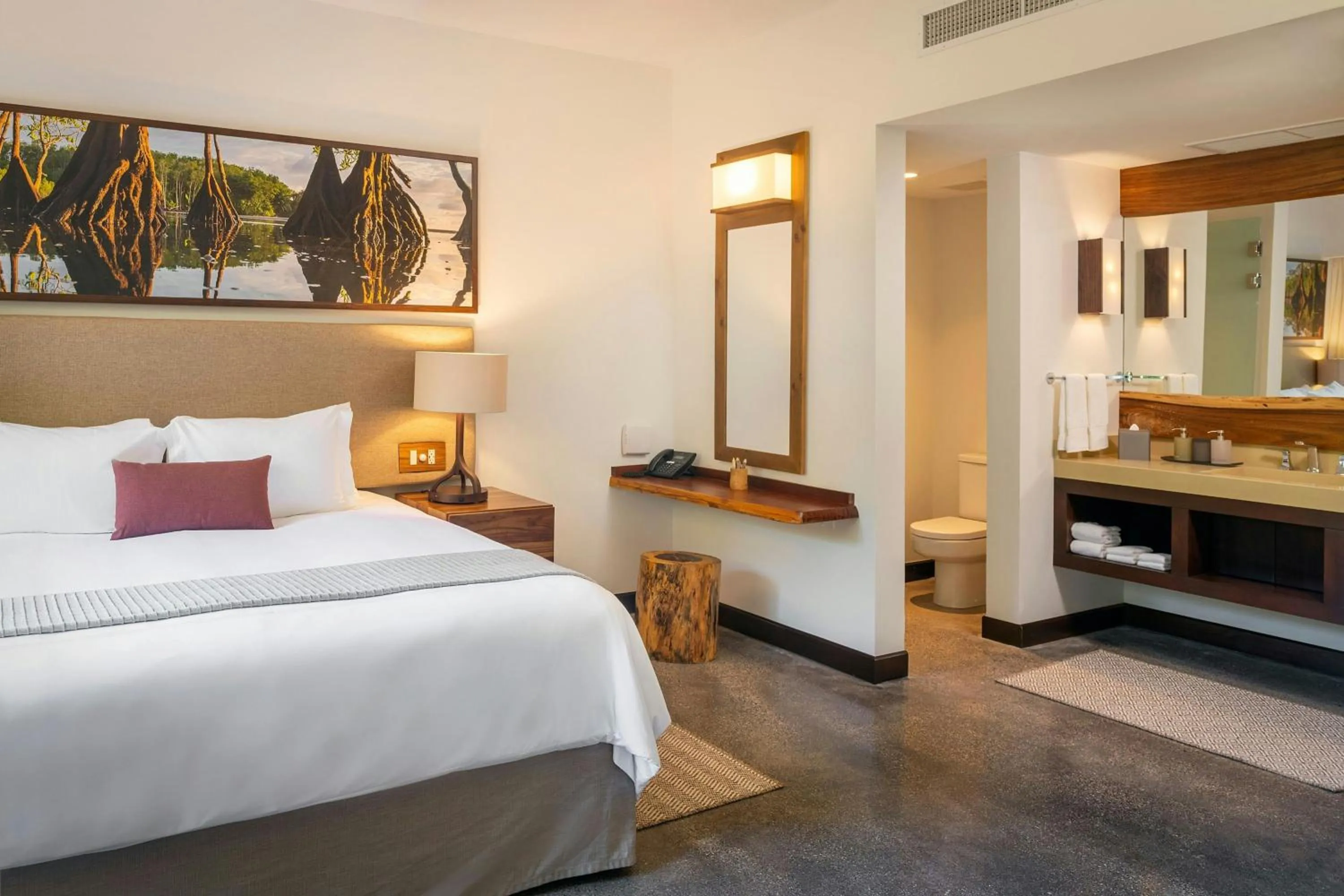 Photo of the whole room, Bed in El Mangroove Papagayo, Autograph Collection