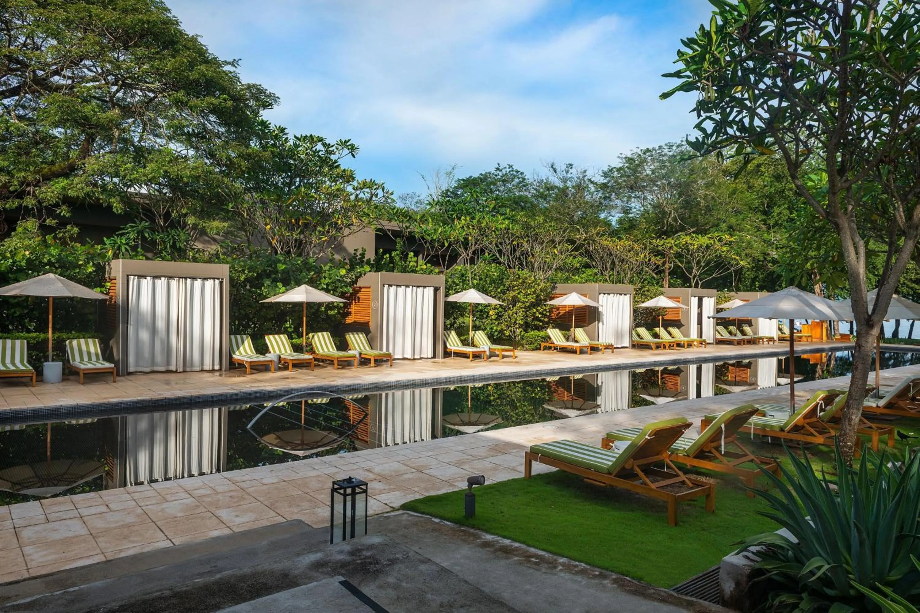 Swimming pool in El Mangroove Papagayo, Autograph Collection