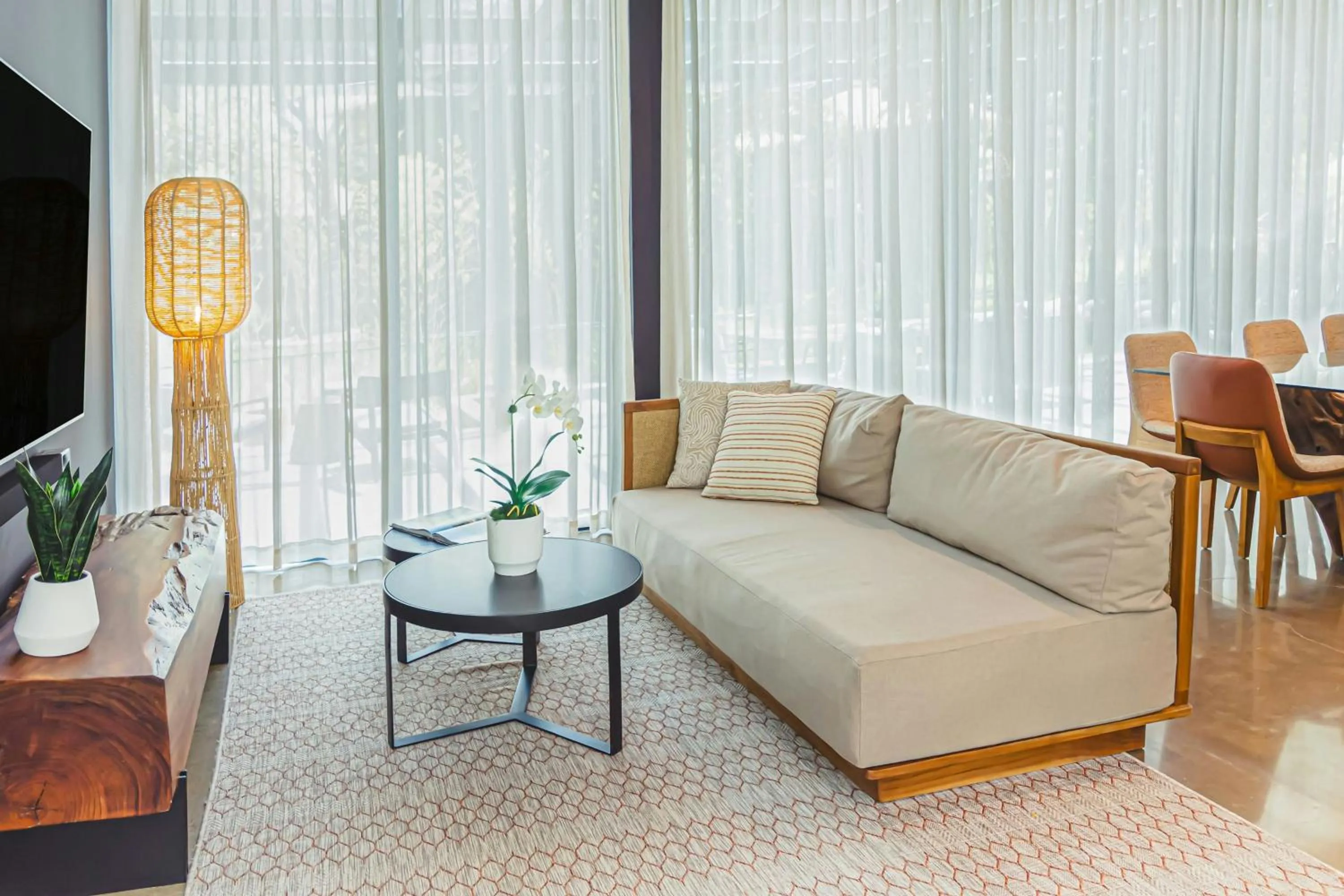 Living room in El Mangroove Papagayo, Autograph Collection