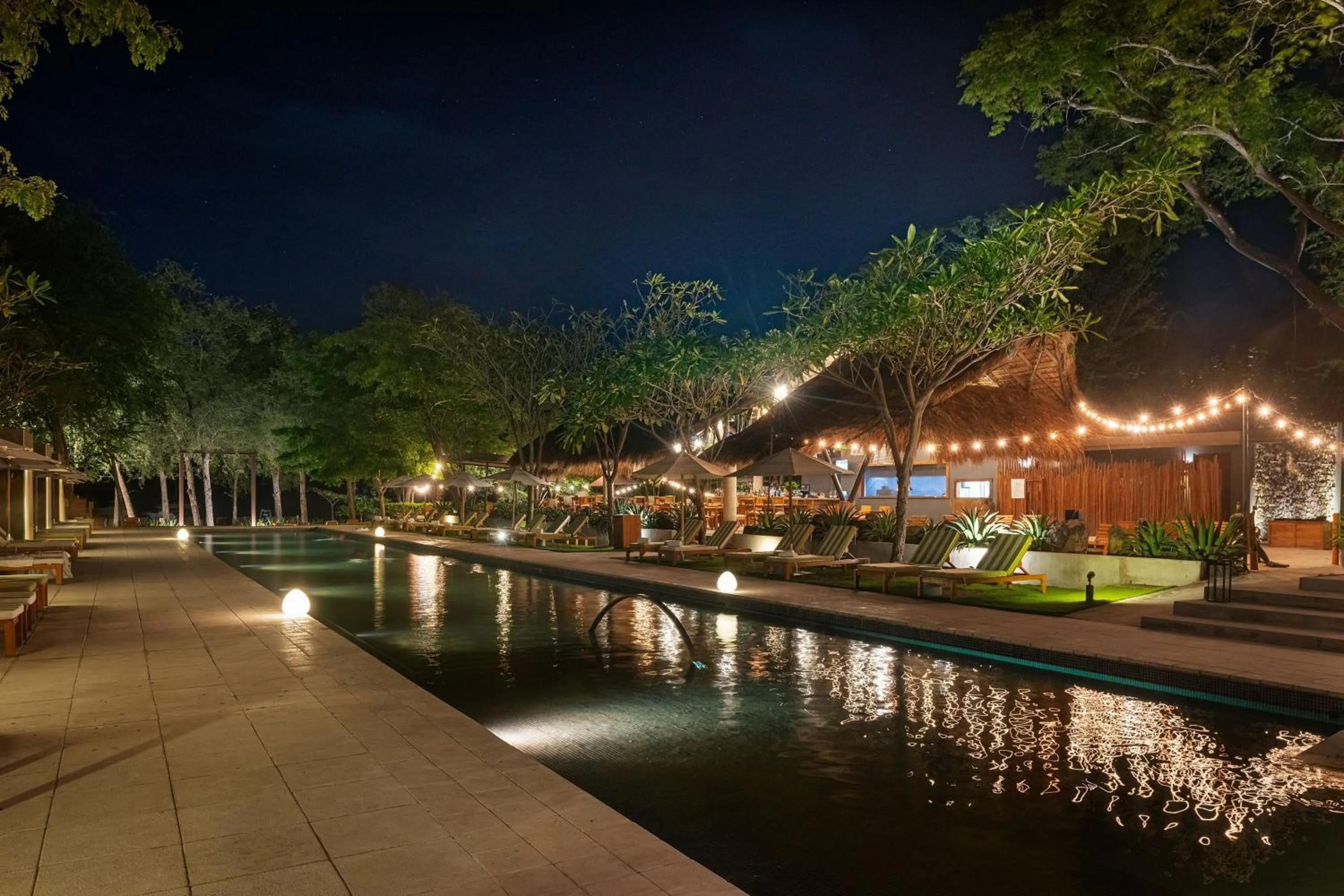 Swimming pool in El Mangroove Papagayo, Autograph Collection
