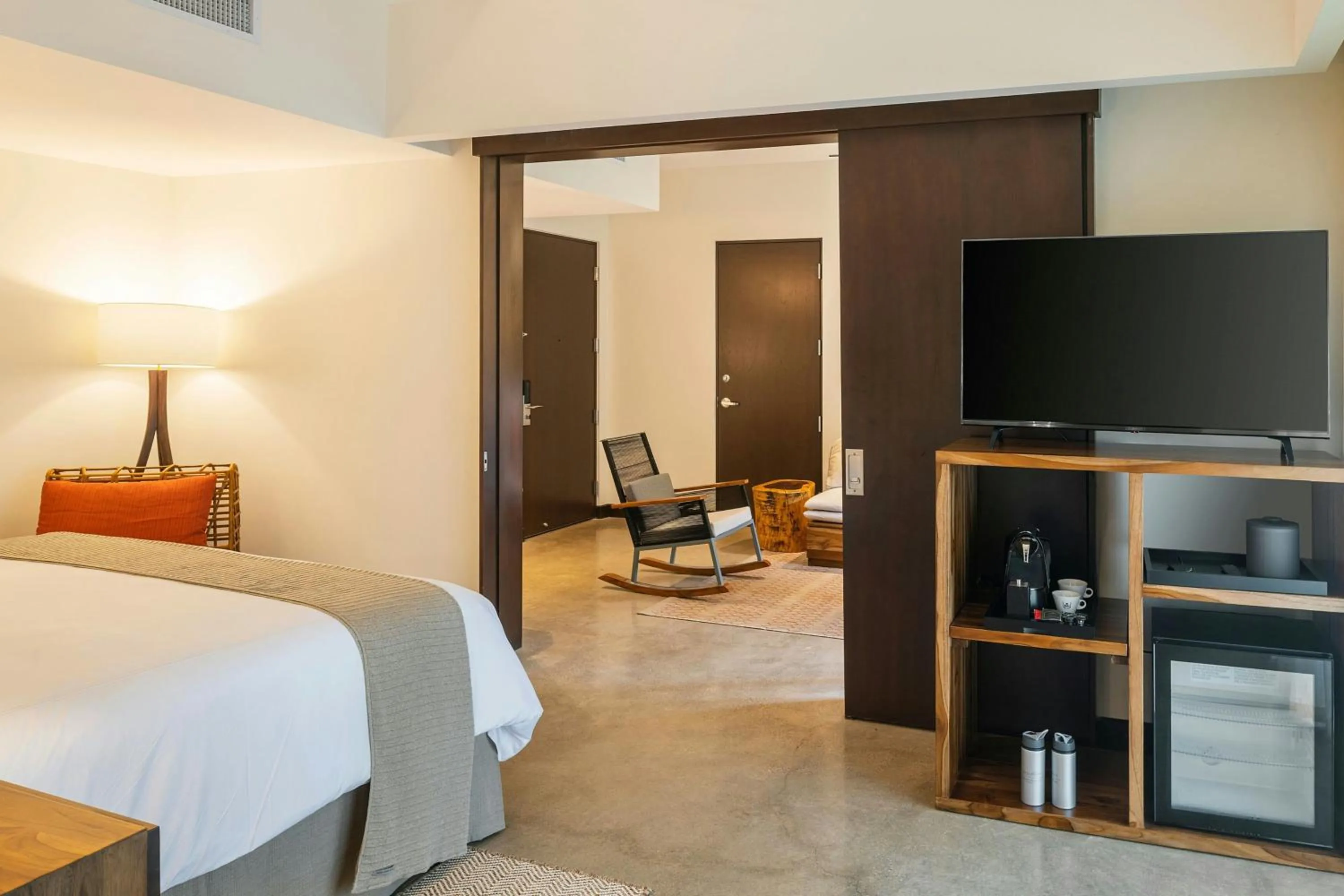 Photo of the whole room, Bed in El Mangroove Papagayo, Autograph Collection