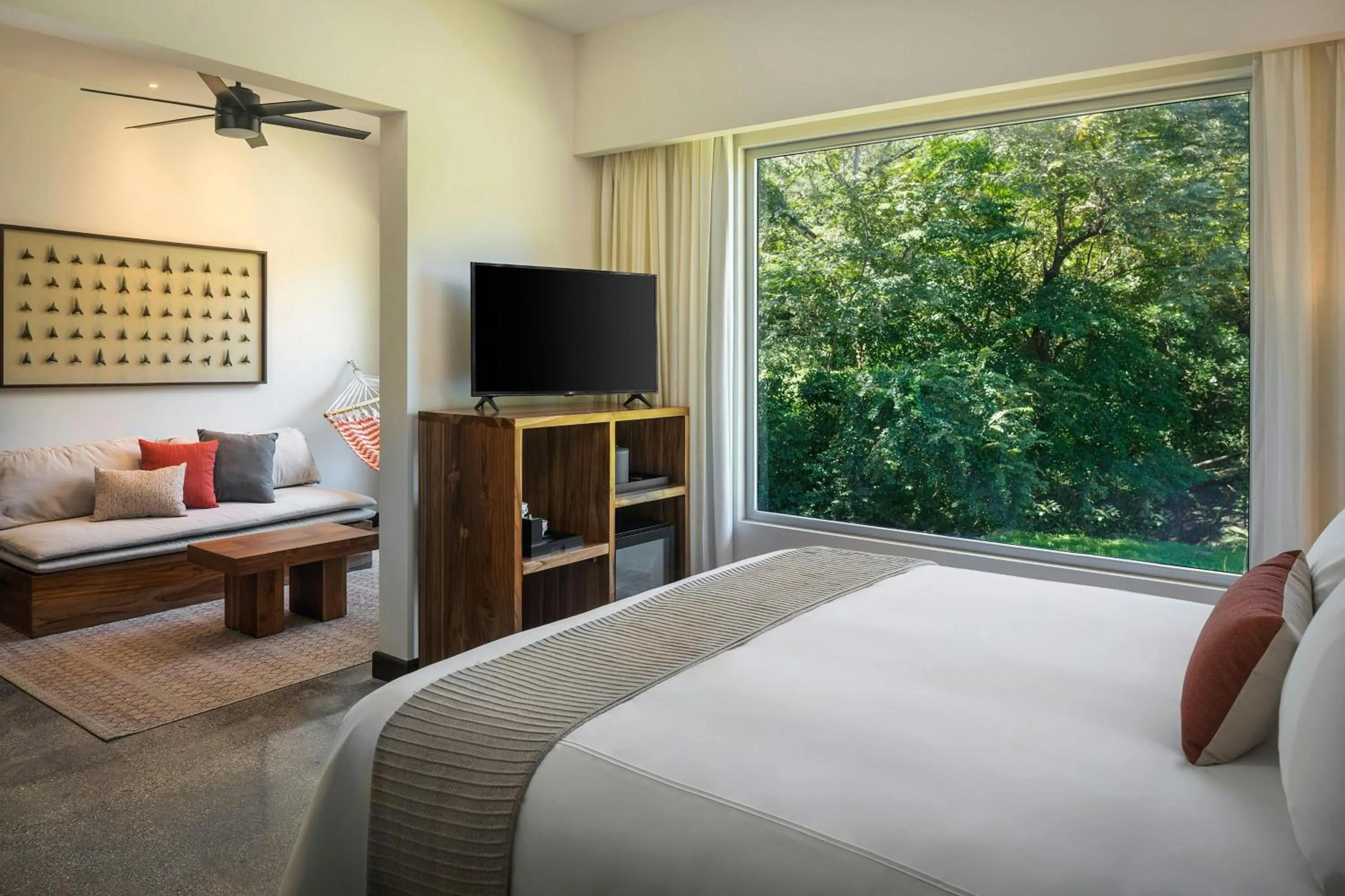 Photo of the whole room, Bed in El Mangroove Papagayo, Autograph Collection