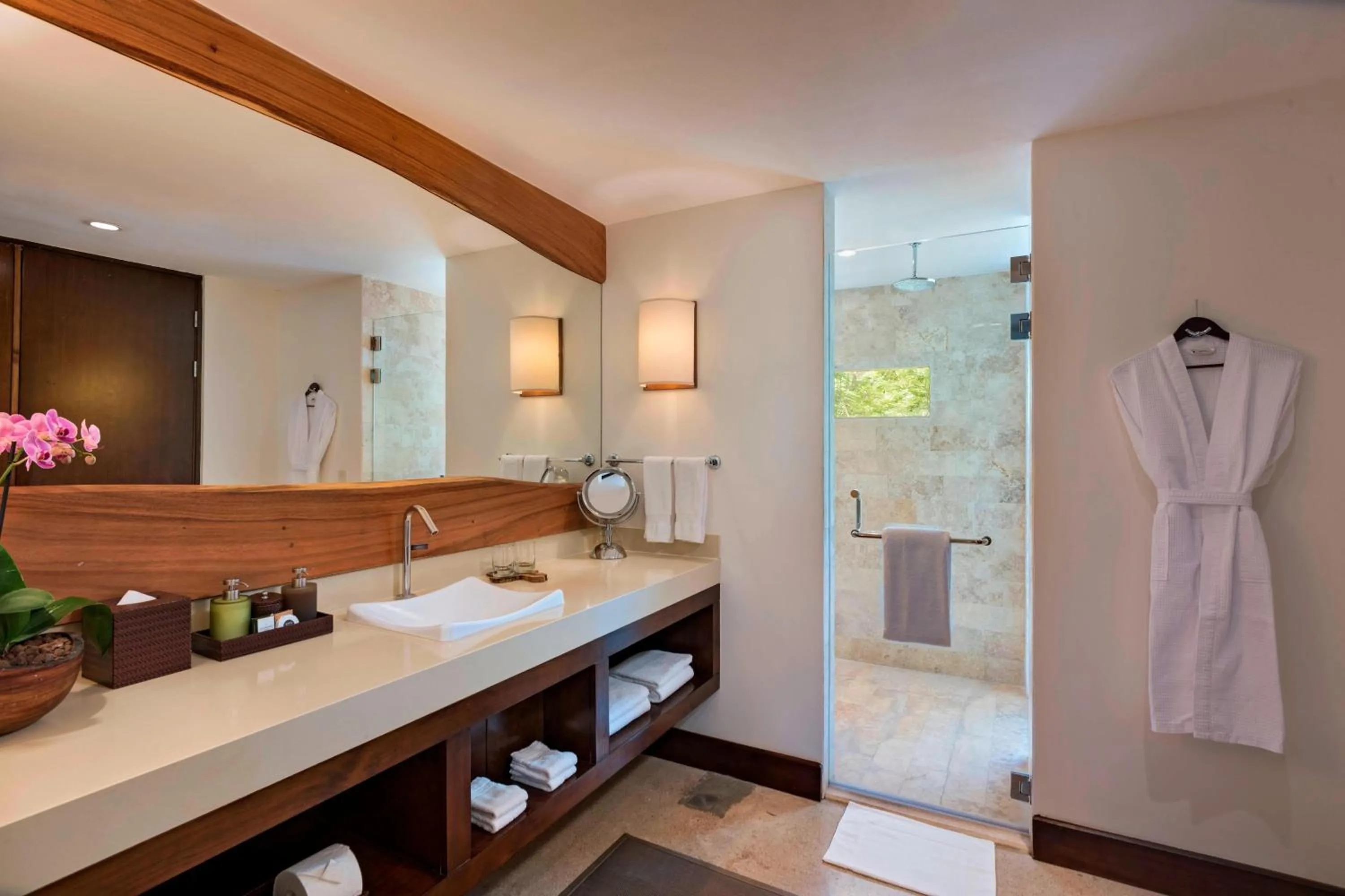 Bathroom in El Mangroove Papagayo, Autograph Collection