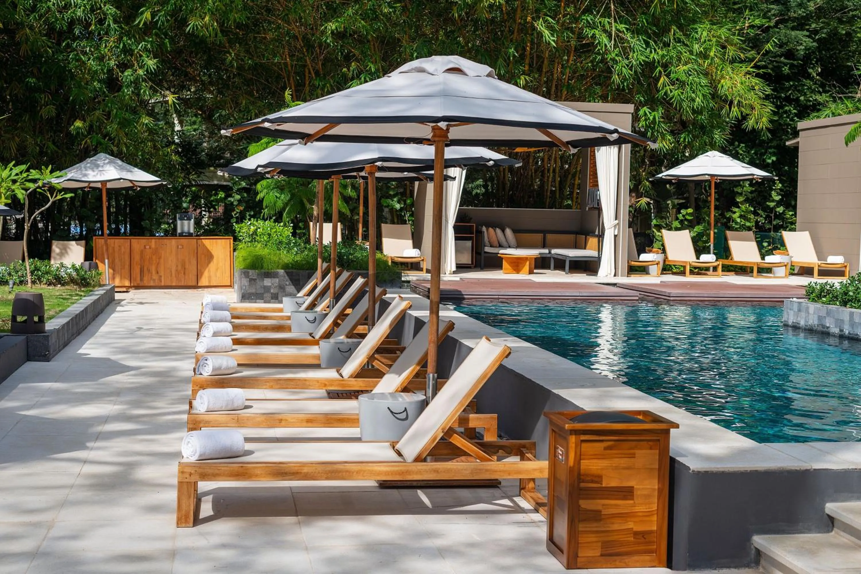 Swimming pool in El Mangroove Papagayo, Autograph Collection