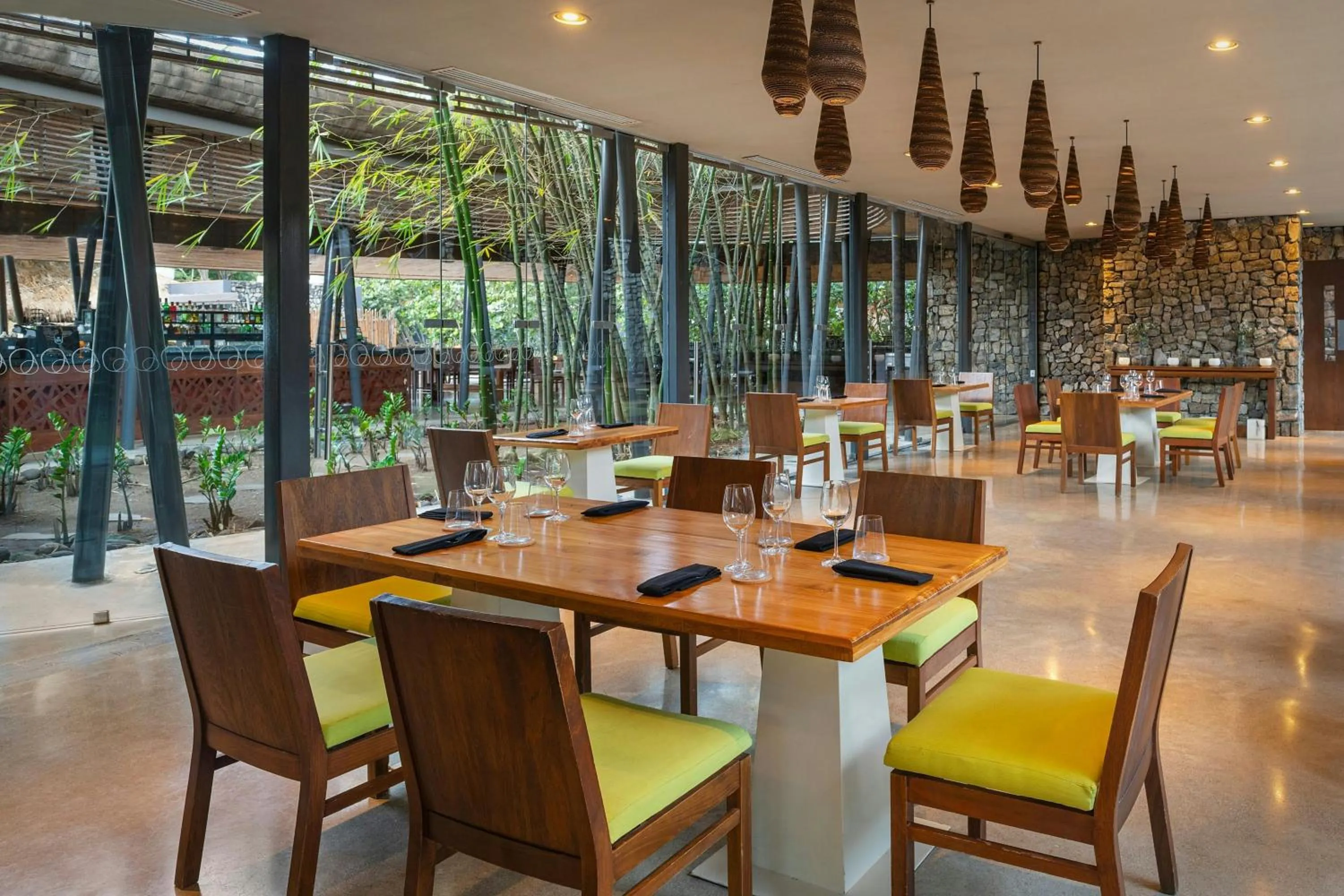 Restaurant/places to eat in El Mangroove Papagayo, Autograph Collection