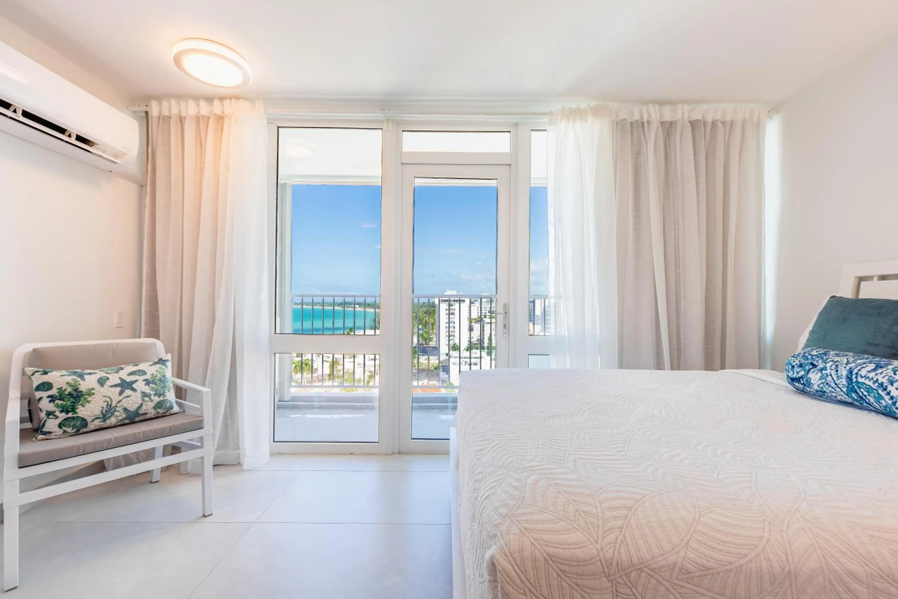 Bed in ESJ Towers by Chana