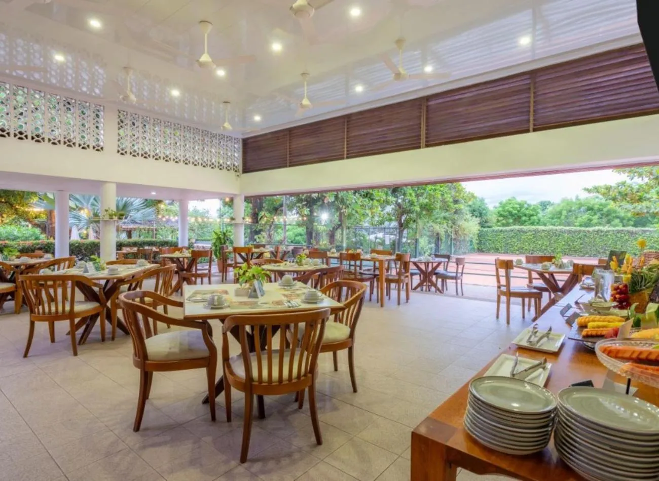 Restaurant/places to eat in GHL Hotel Club el Puente