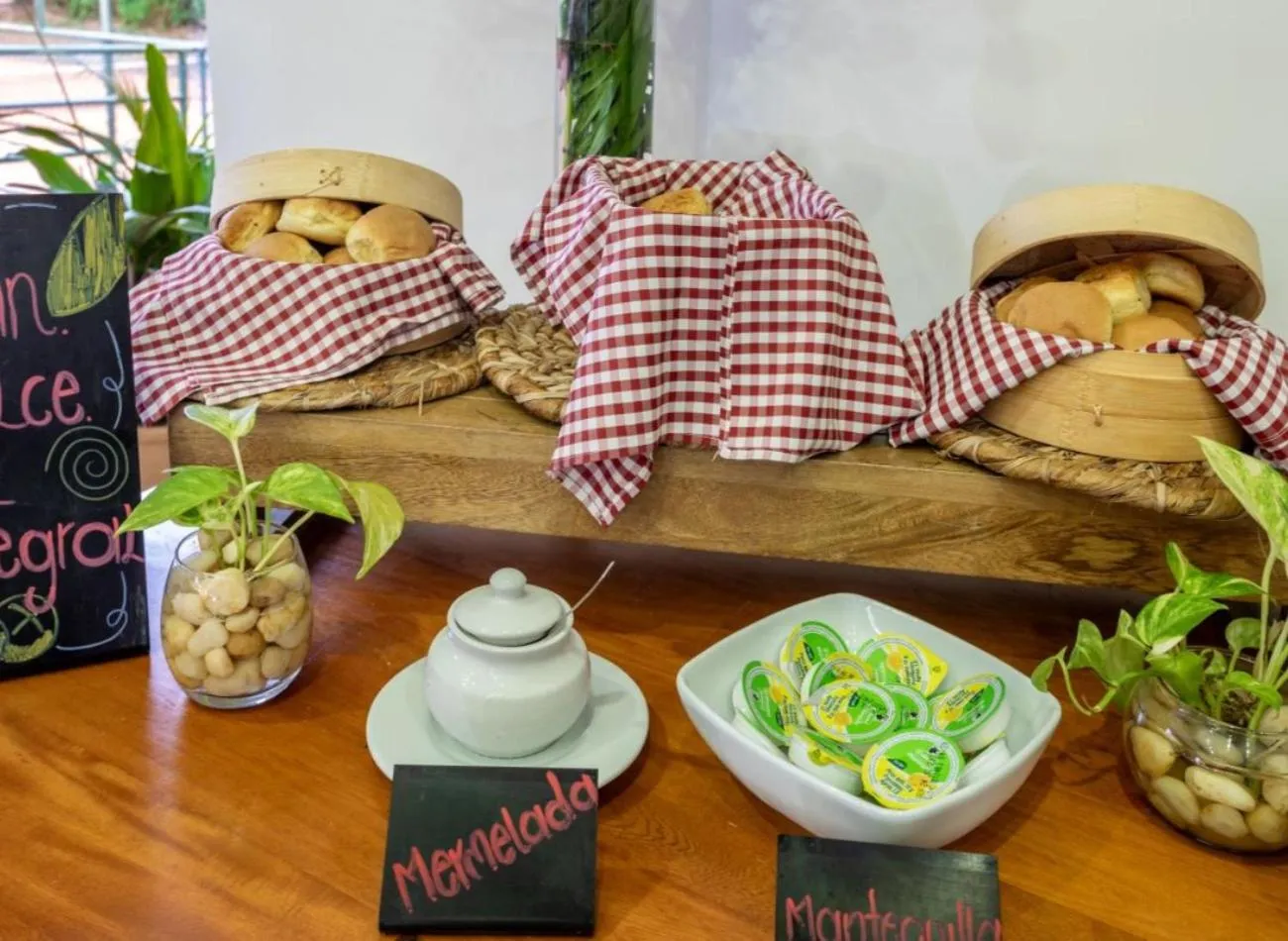 Food and drinks in GHL Hotel Club el Puente