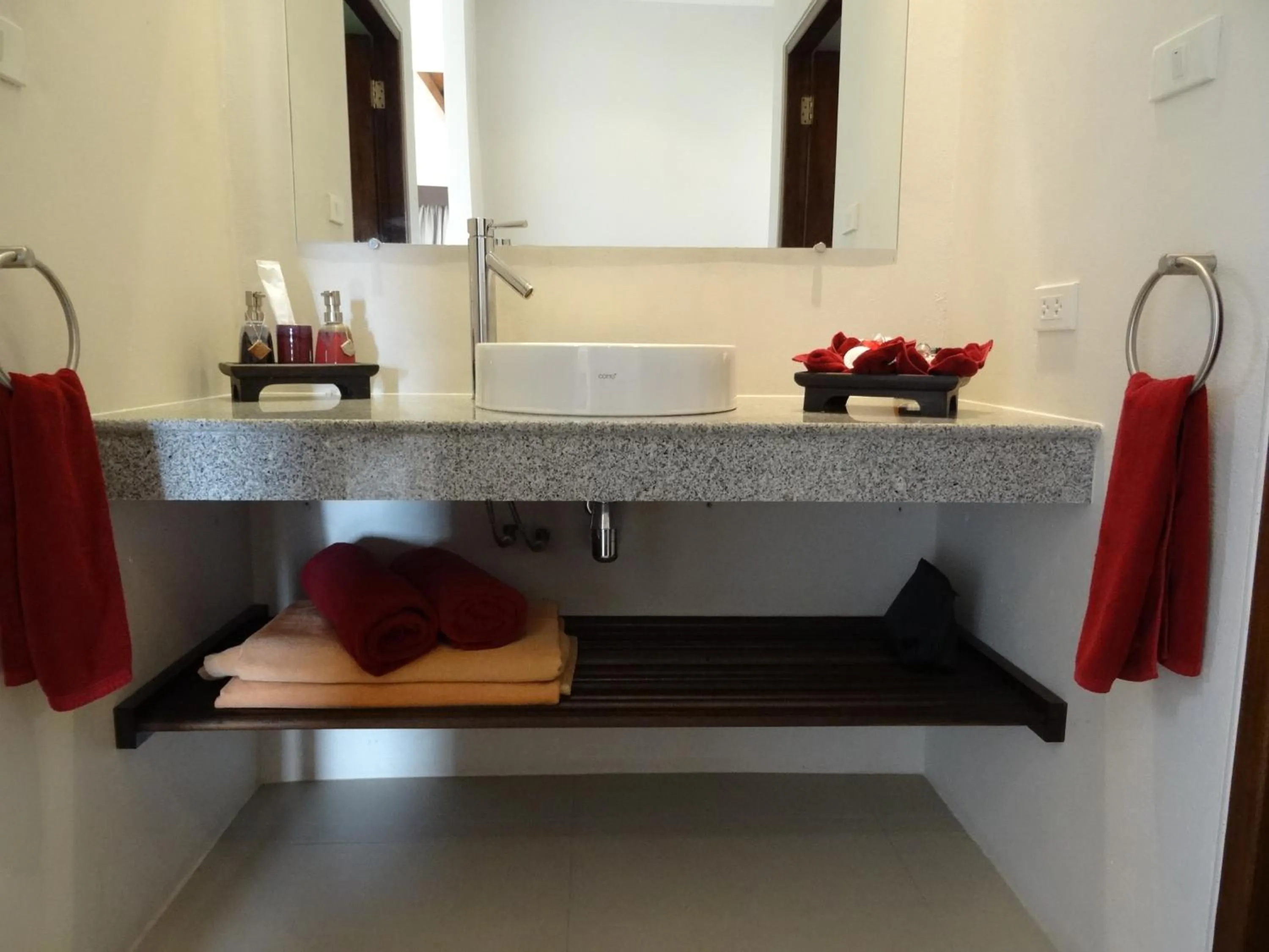 Bathroom in Koh Phangan Pavilions Serviced Apartments