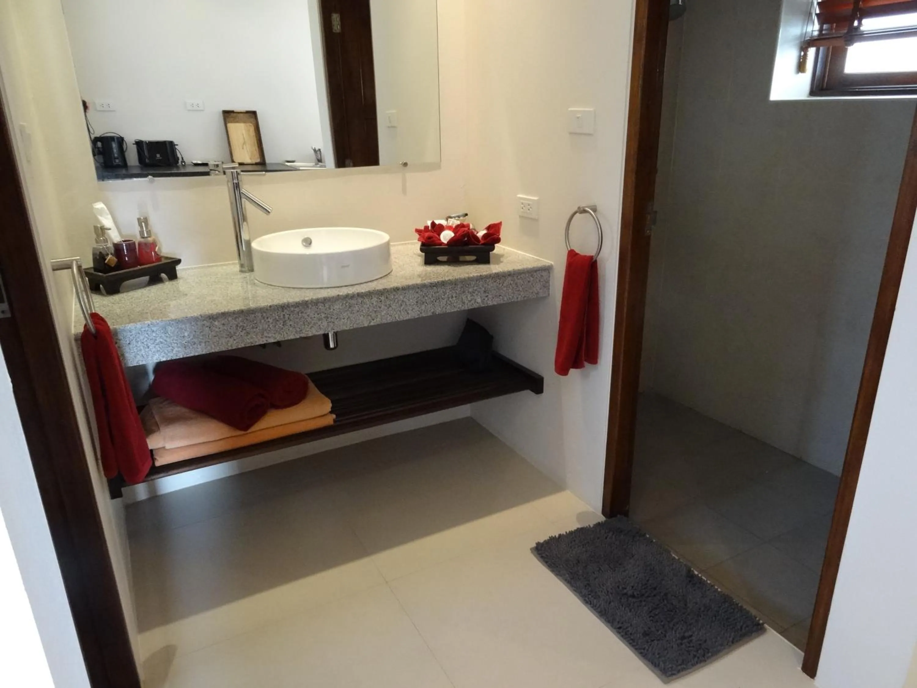 Bathroom in Koh Phangan Pavilions Serviced Apartments