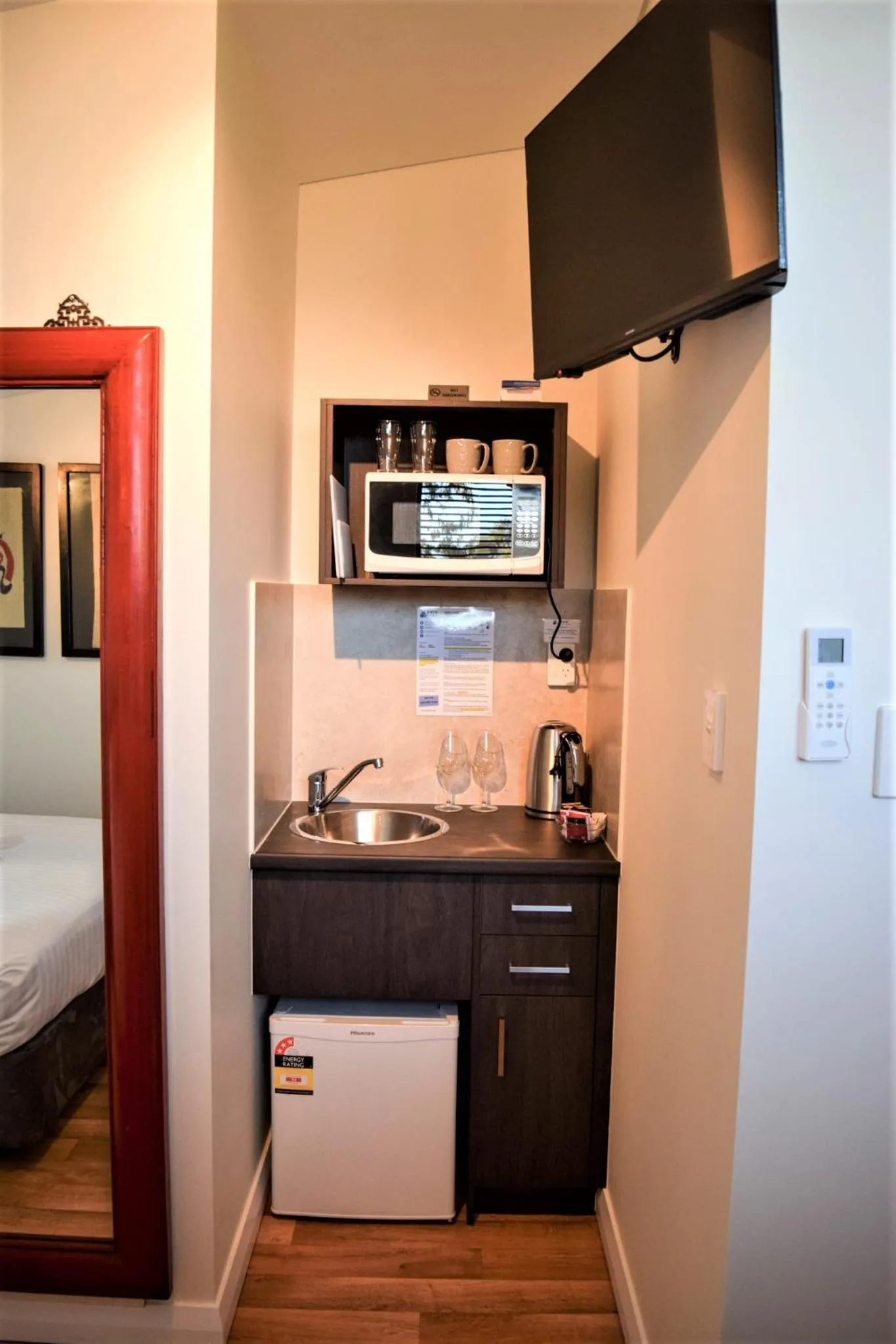 TV and multimedia, Bed in Dunsborough Bay Village Resort Suites