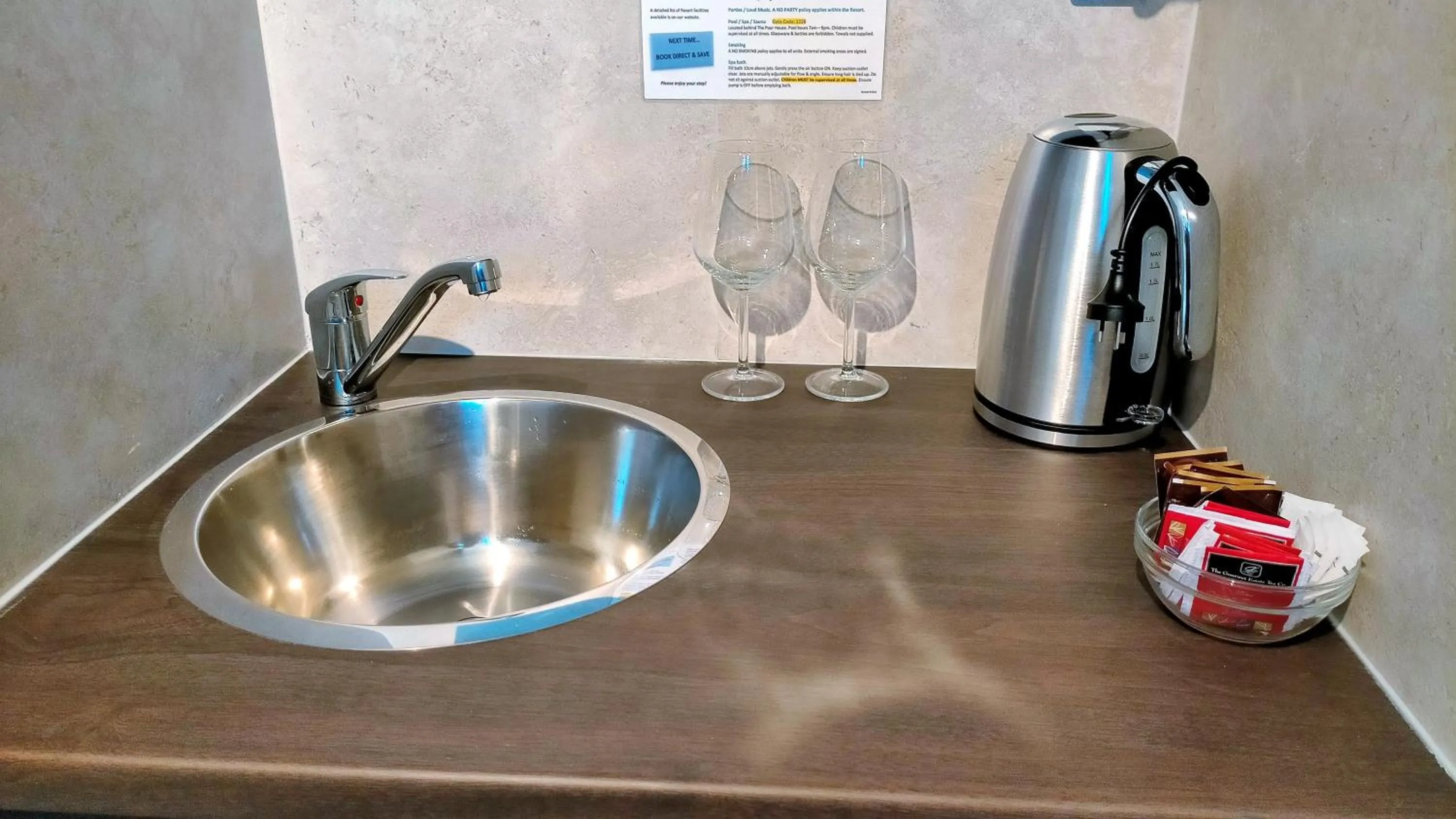 Coffee/tea facilities in Dunsborough Bay Village Resort Suites