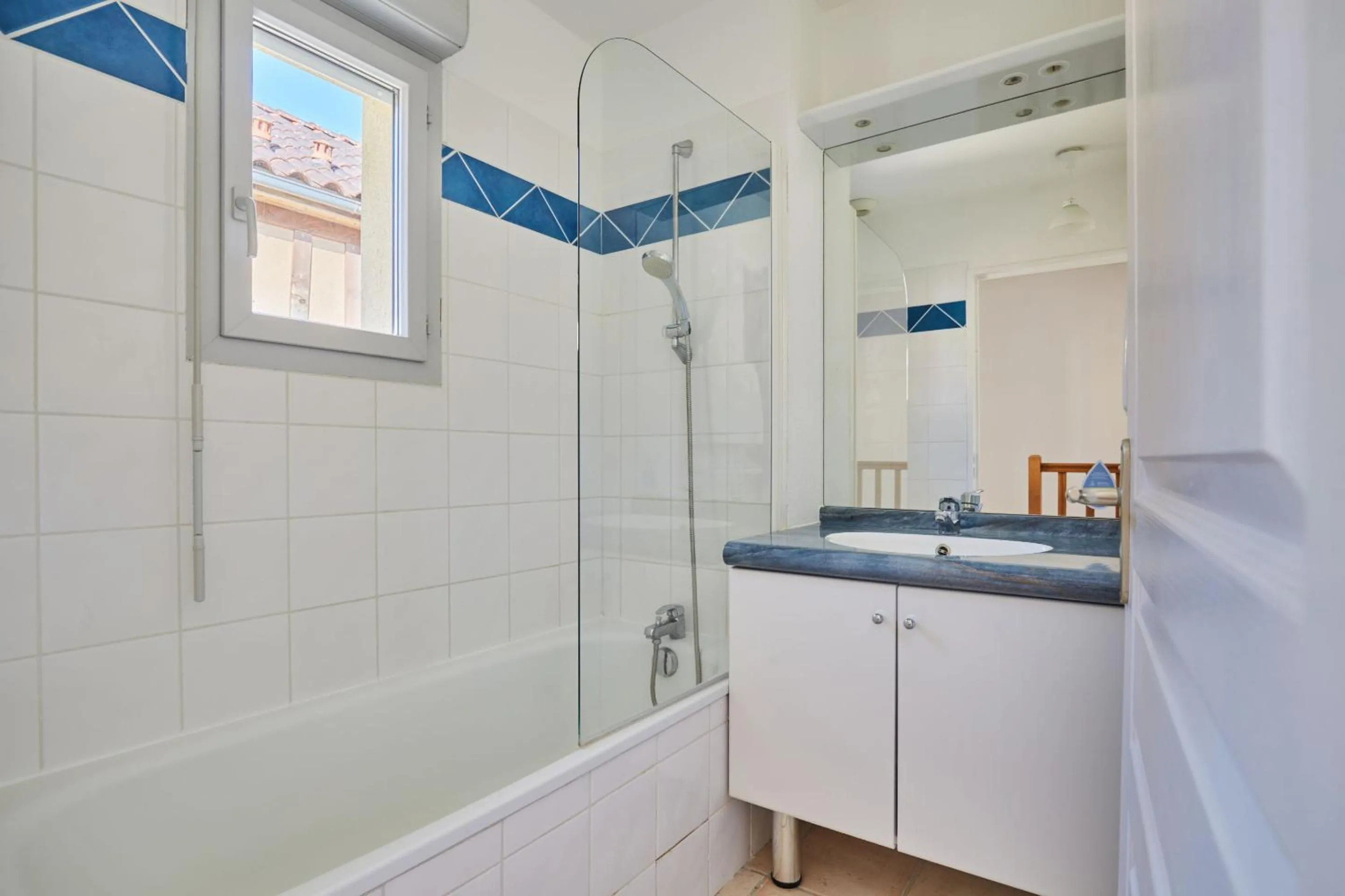 Bathroom in Résidence Odalys Le Hameau du Moulin