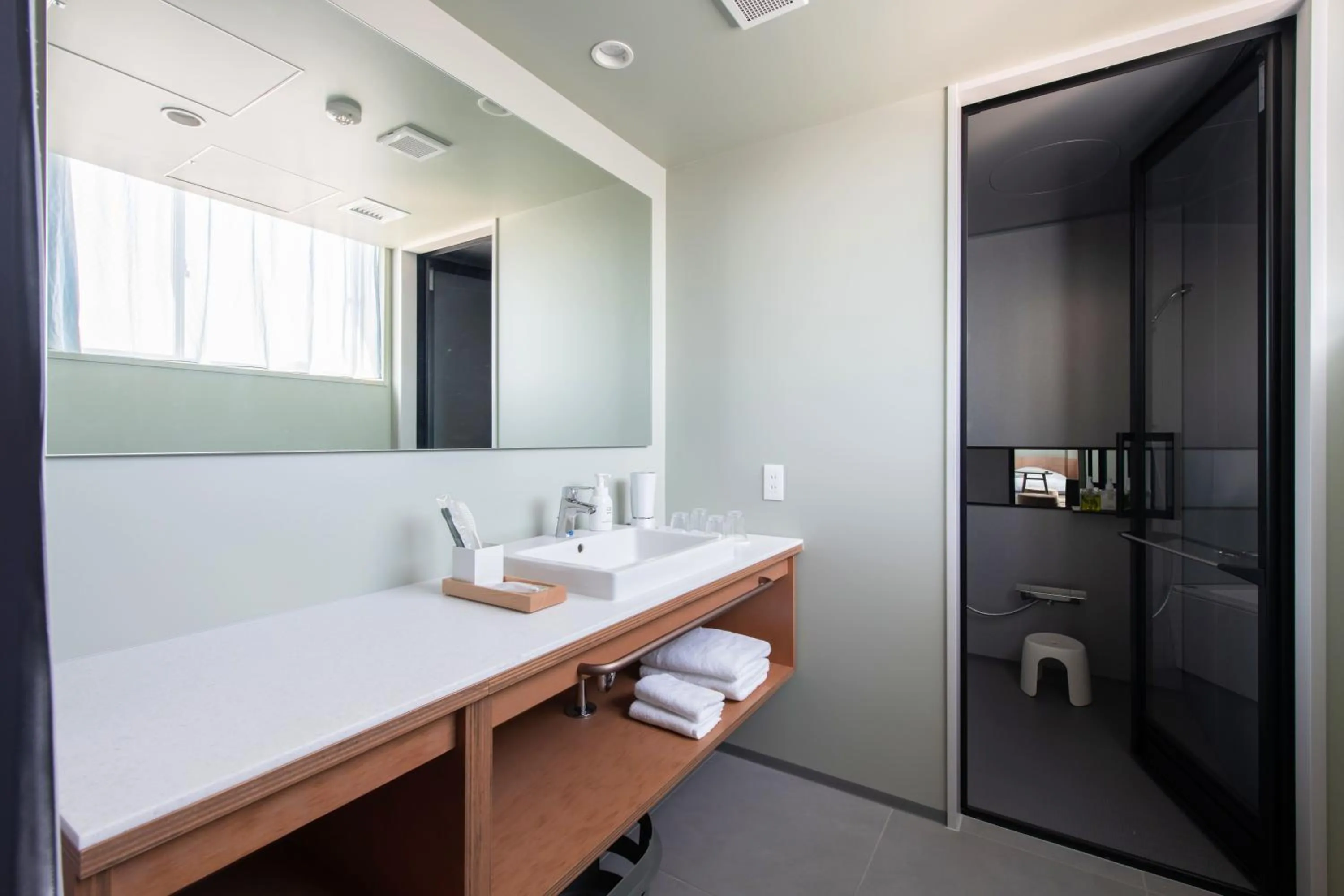 Photo of the whole room in KAIKA Tokyo by THE SHARE HOTELS