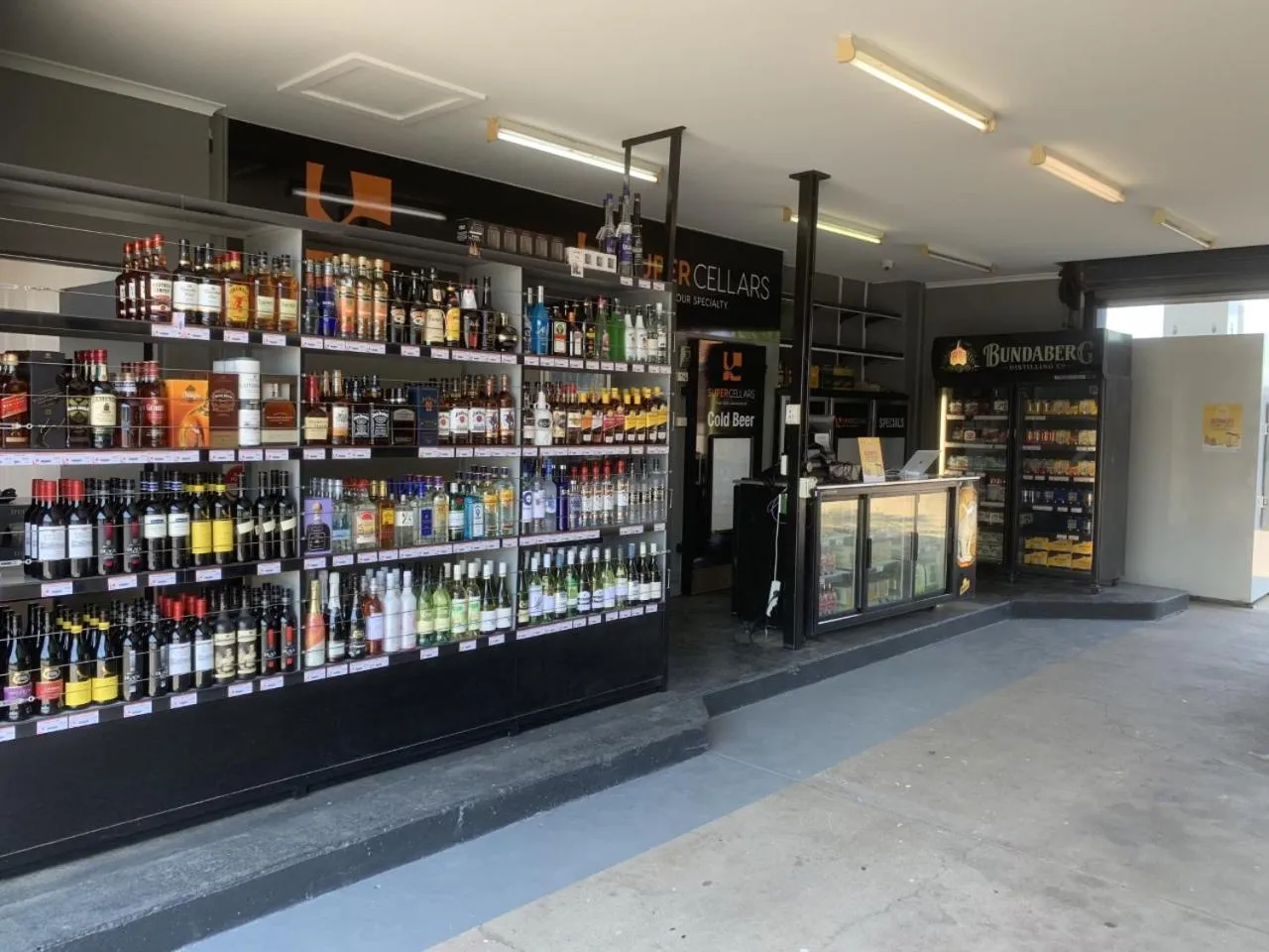 Shopping Area in Biloela Hotel