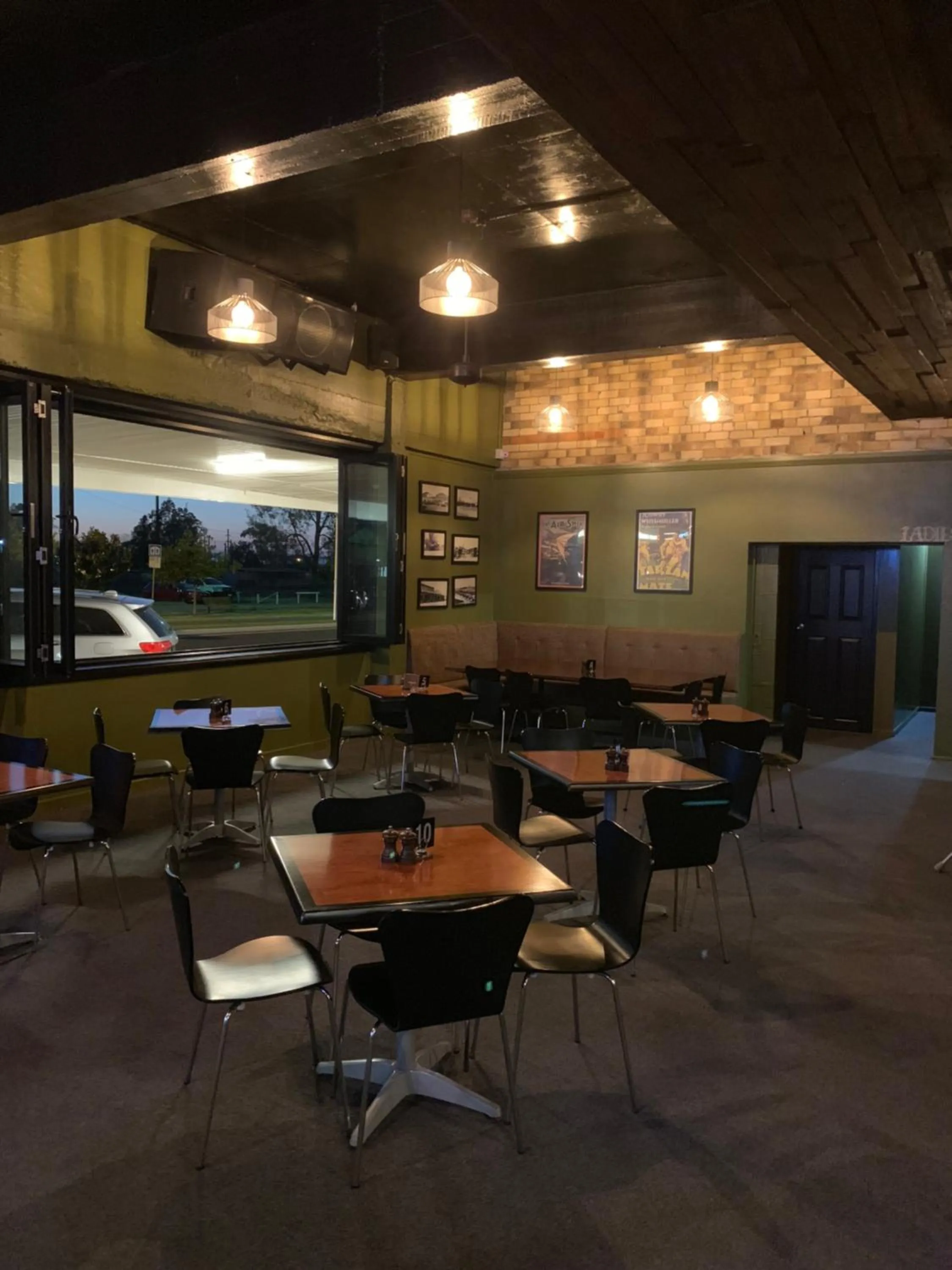 Restaurant/places to eat in Biloela Hotel
