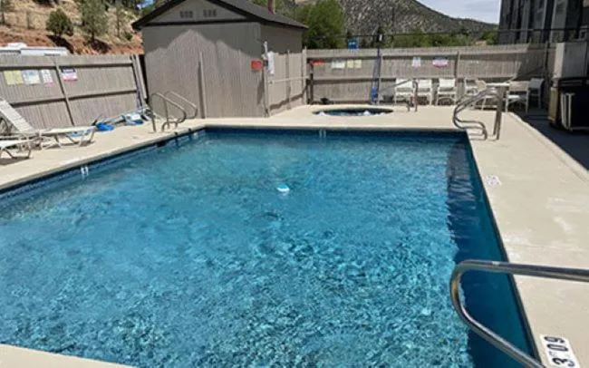 Swimming pool in Ruidoso Mountain Inn