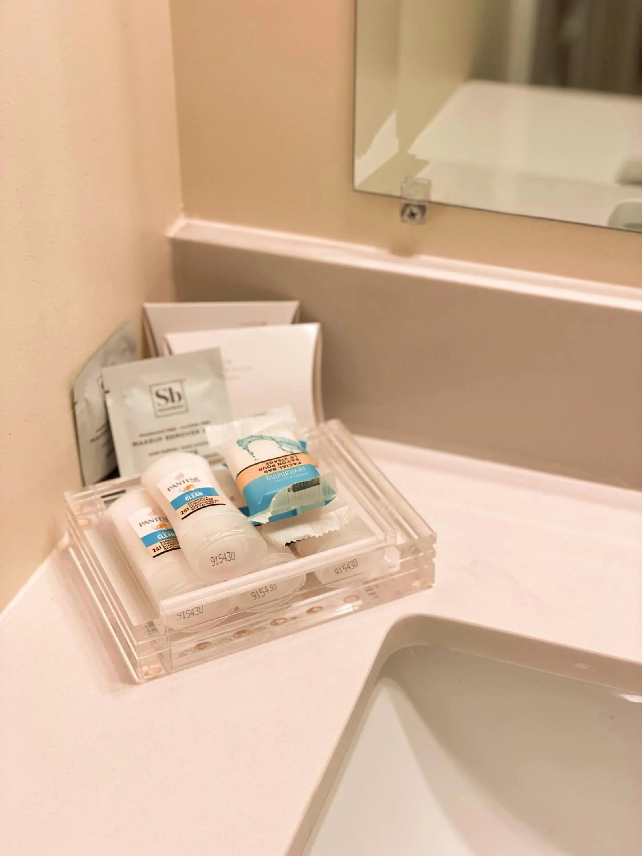 Bathroom in Silverwood Motel