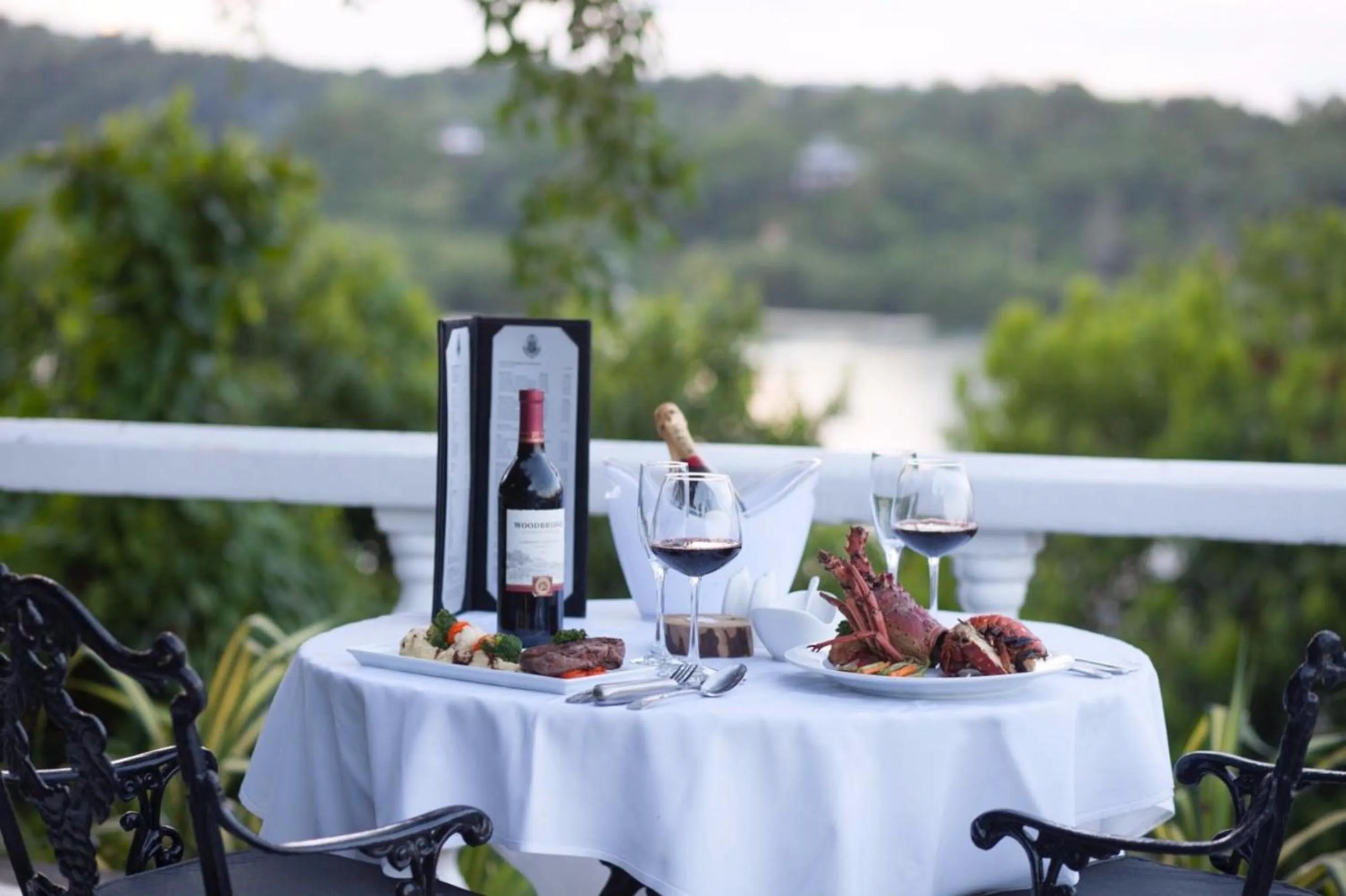 Restaurant/places to eat in Jamaica Palace Hotel