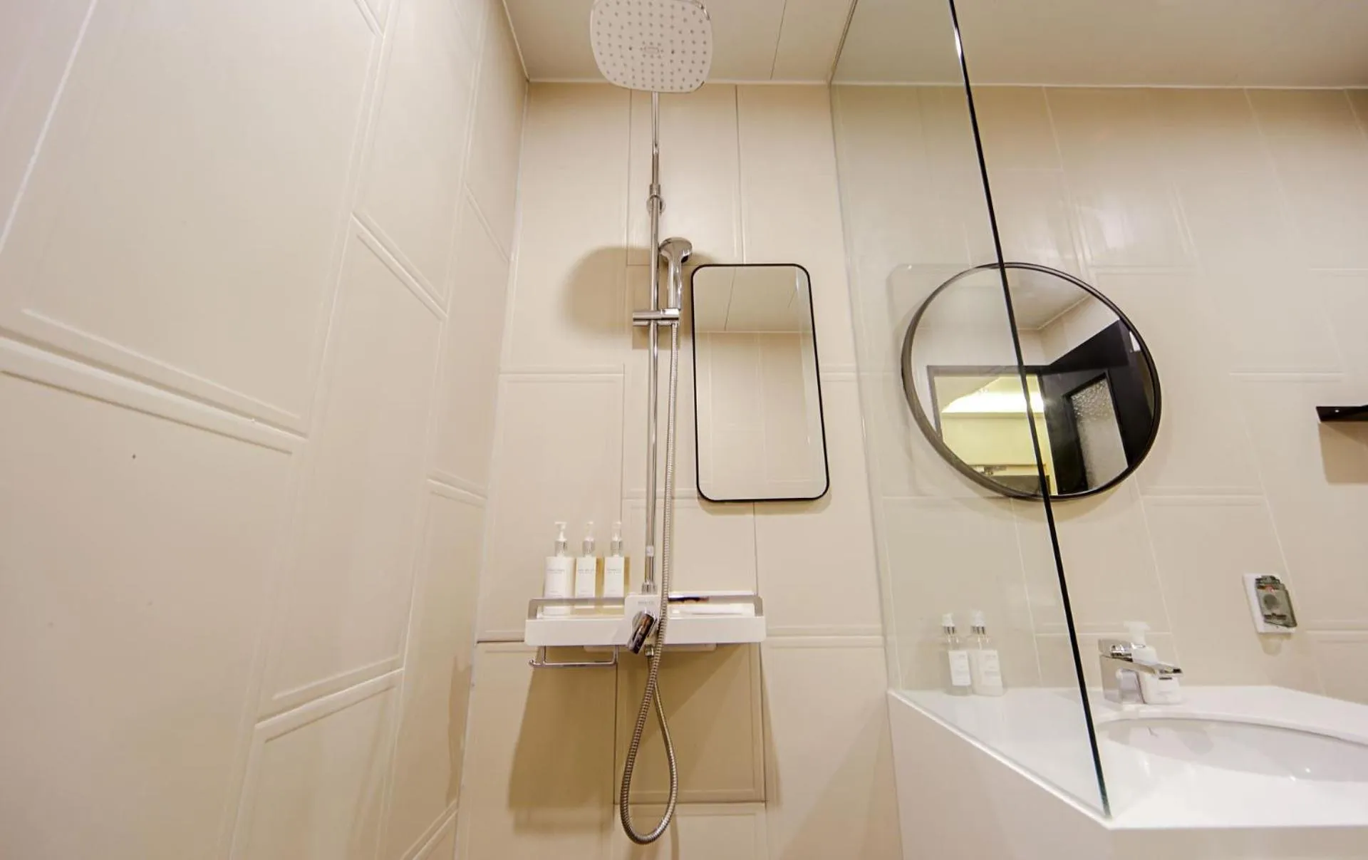 Bathroom in Hotel OU