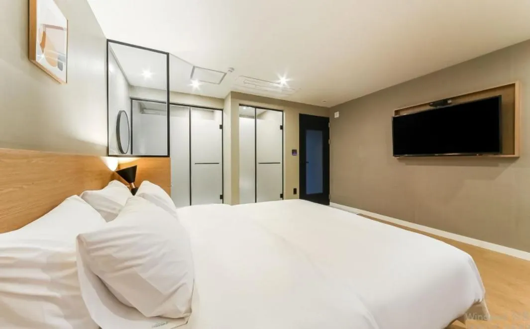 Property building, Bed in Hotel OU