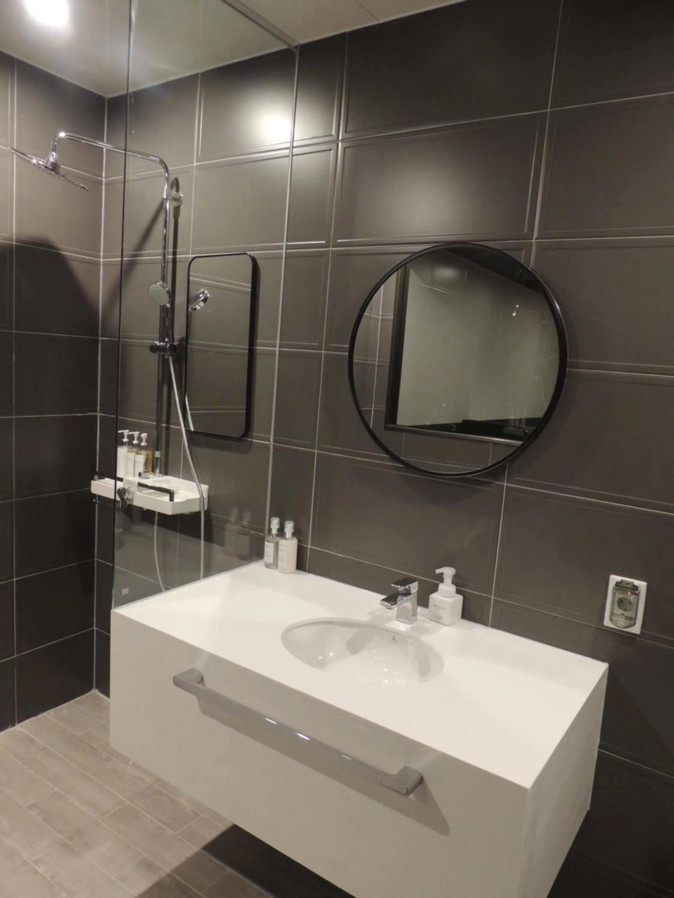 Bathroom in Hotel OU