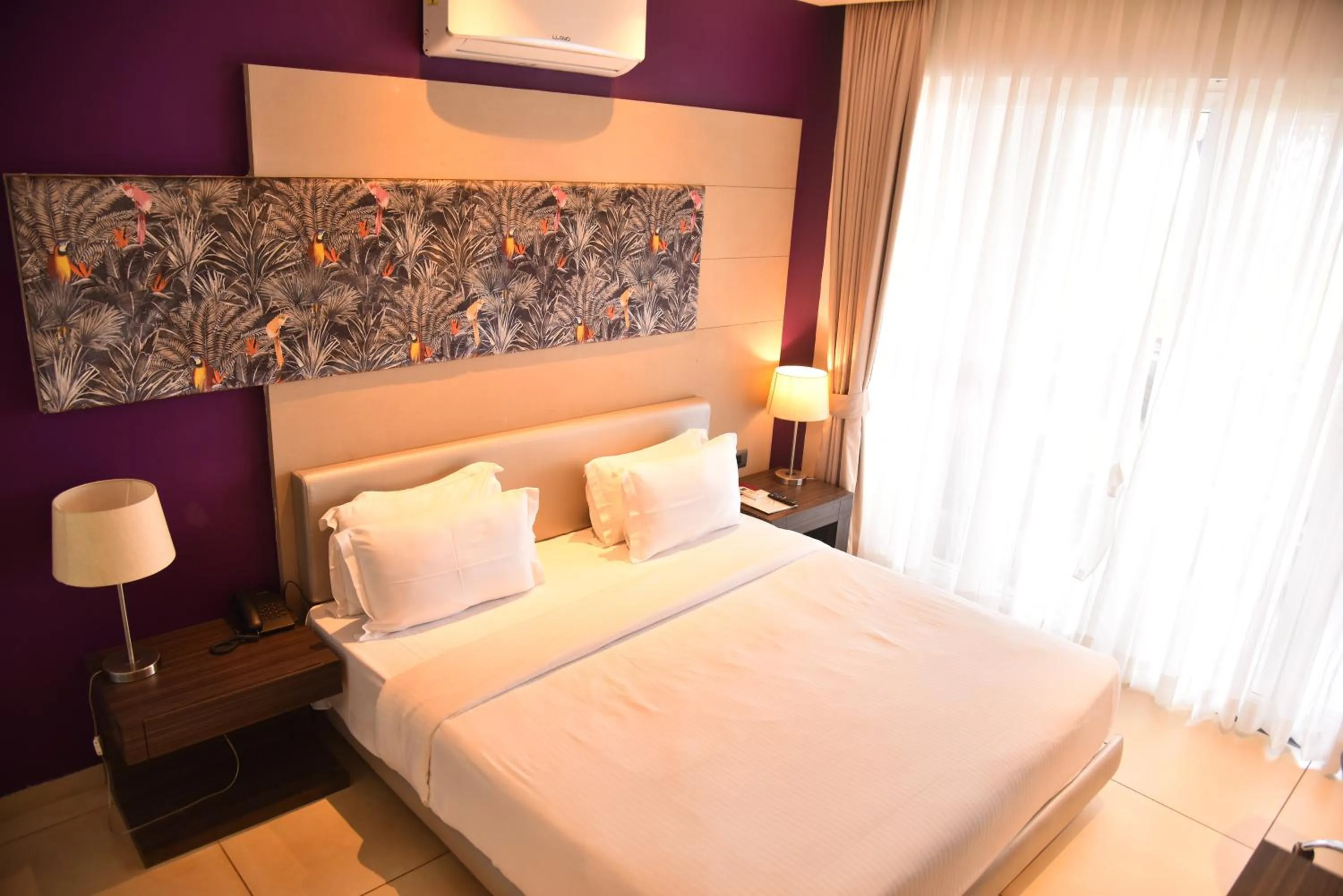 Bedroom, Bed in Regenta Place Green Leaf Mahabaleshwar