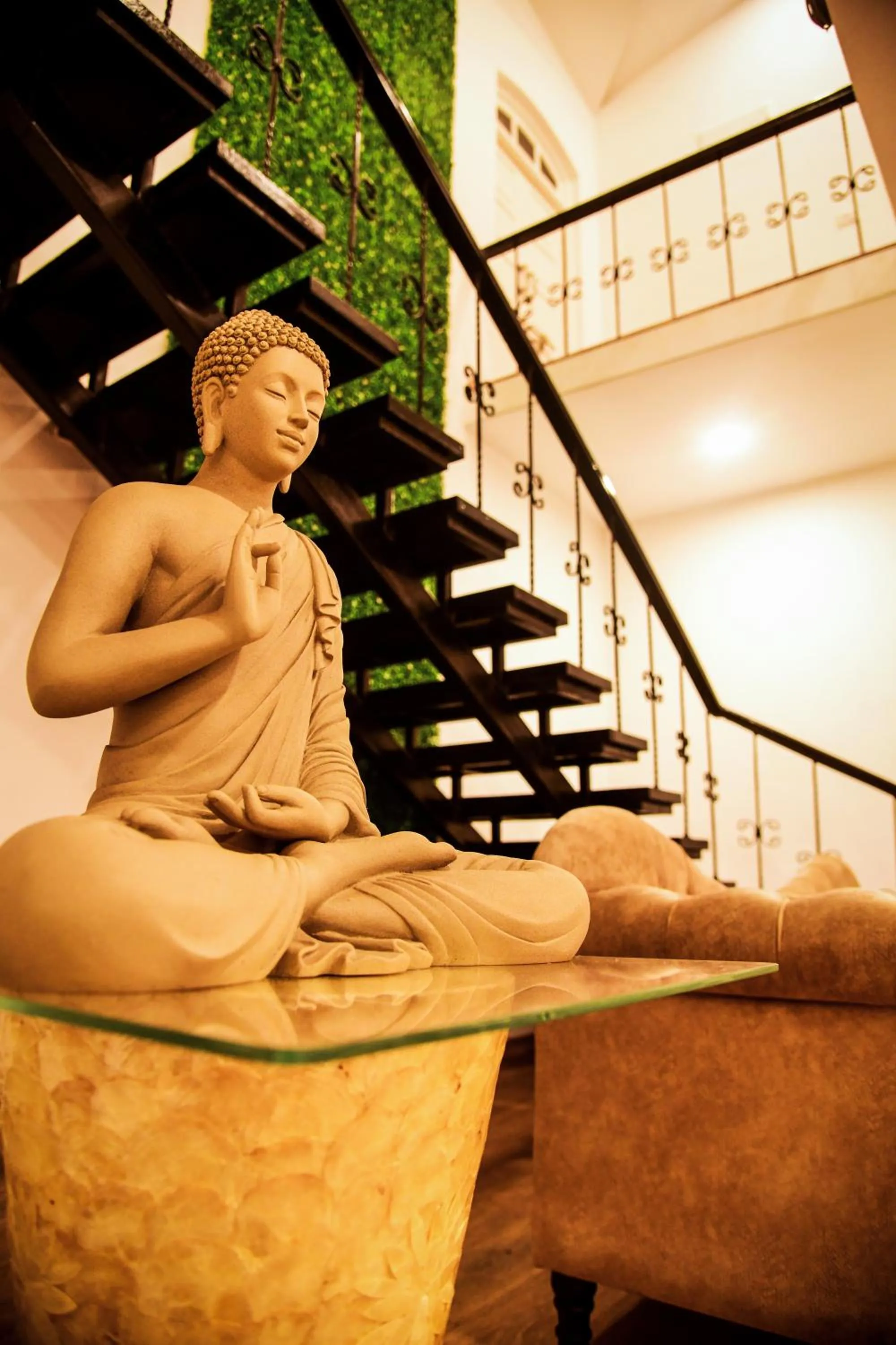 Living room in Regenta Place Green Leaf Mahabaleshwar